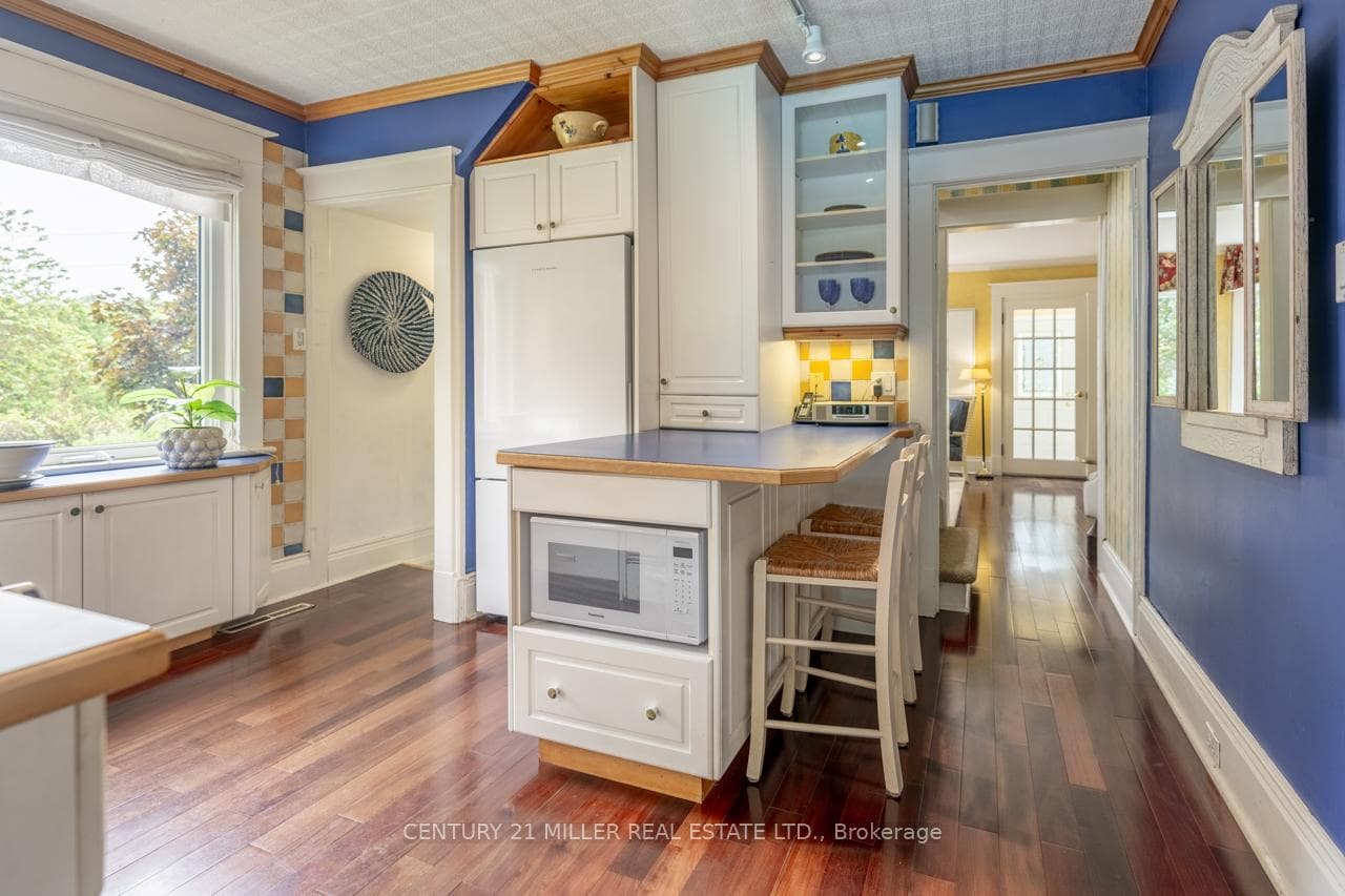 139 Campbell Avenue photo 11