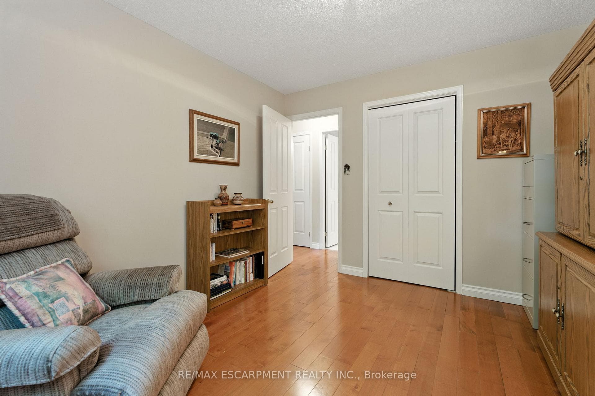 18 Naples Boulevard photo 17