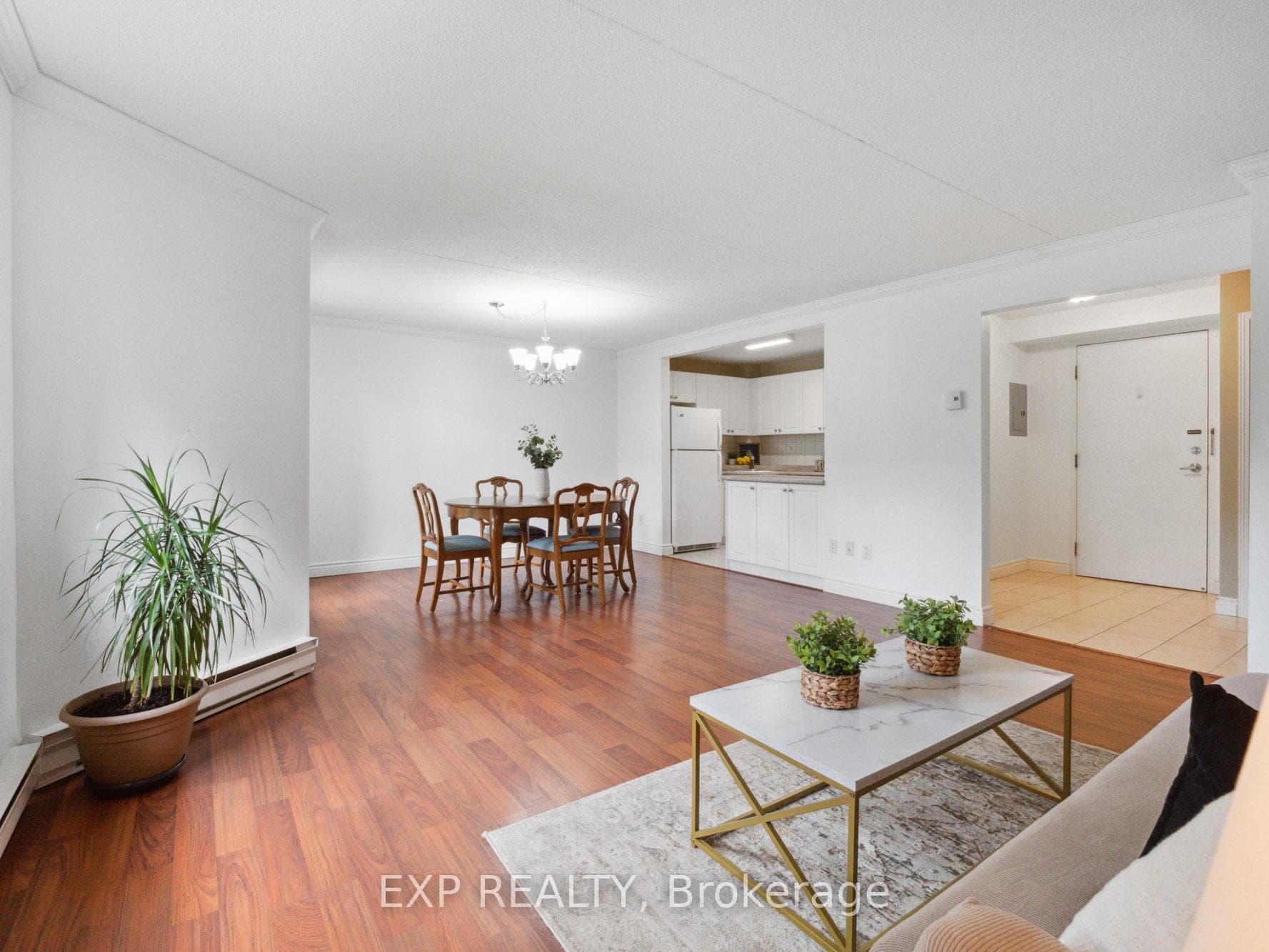 4658 DRUMMOND Road Unit 126 photo 4