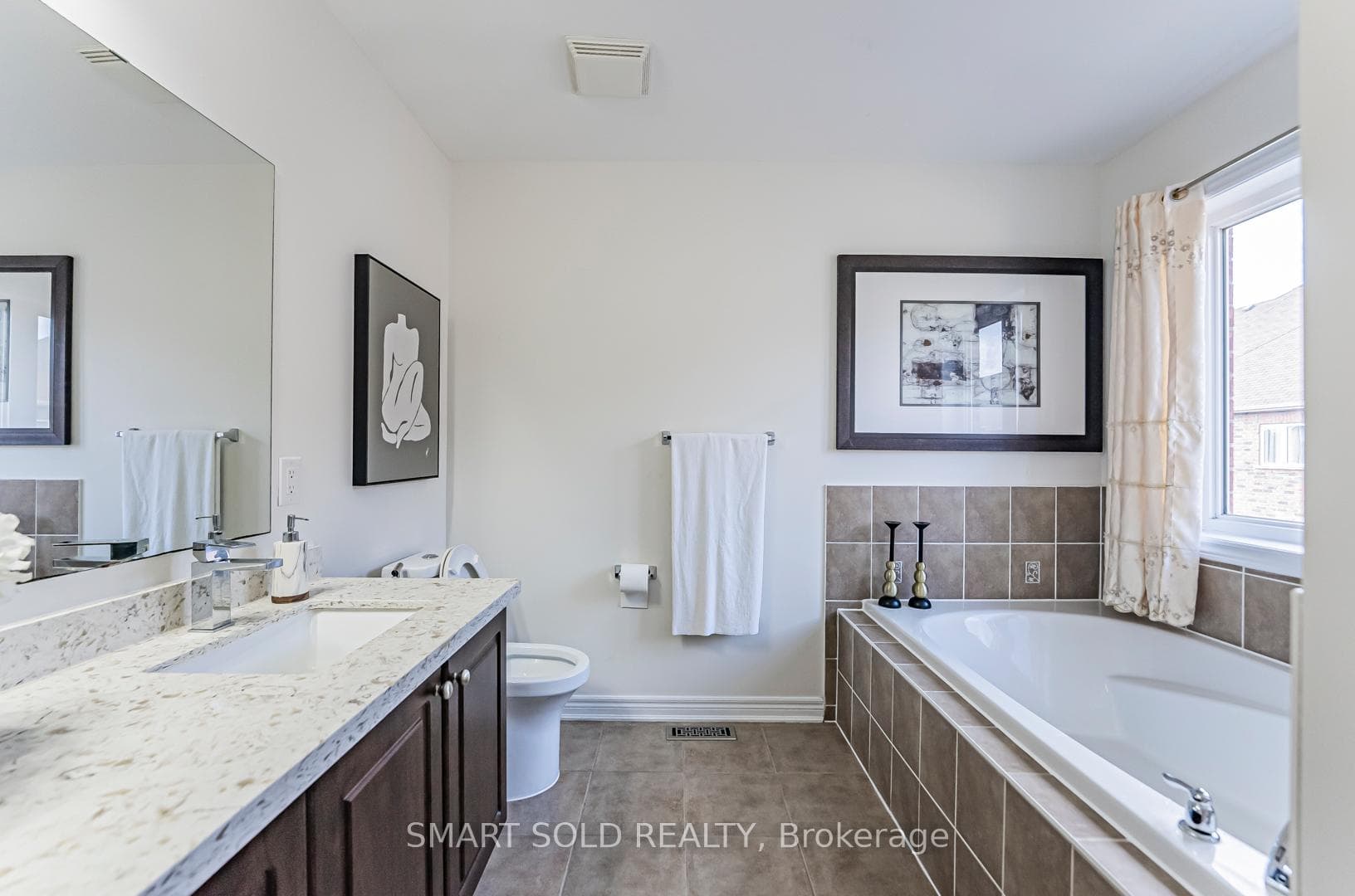 14 Greenspire Avenue photo 31