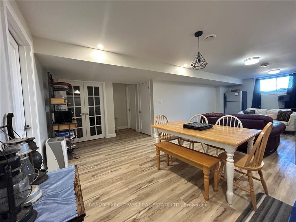 471 LANCASTER Lane photo 25