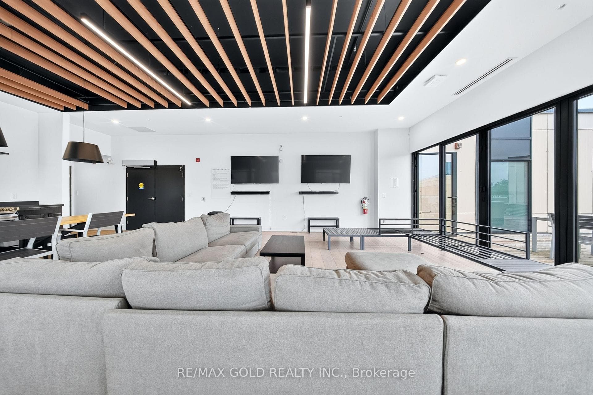 Lounge Living