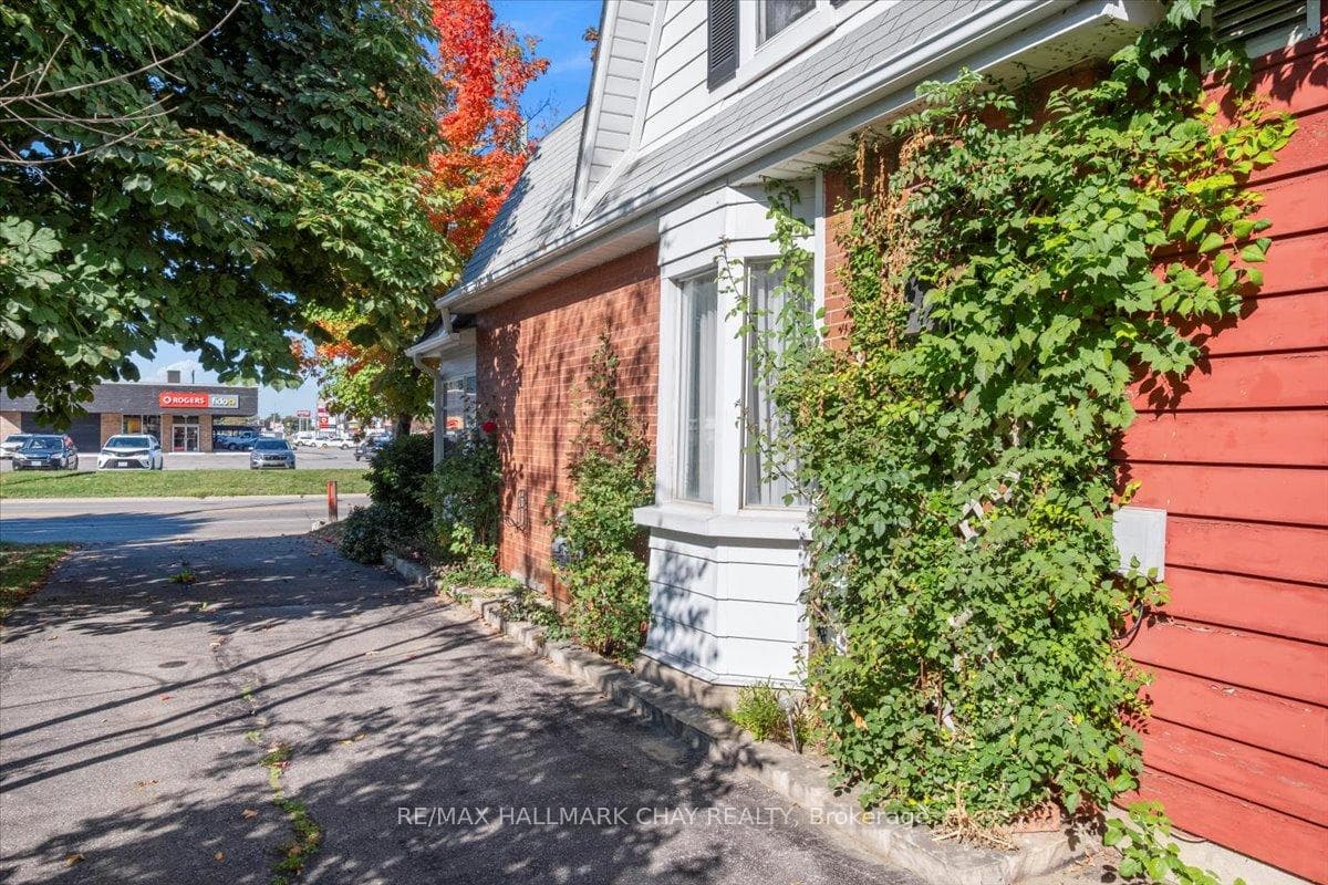 63 King Street photo 36