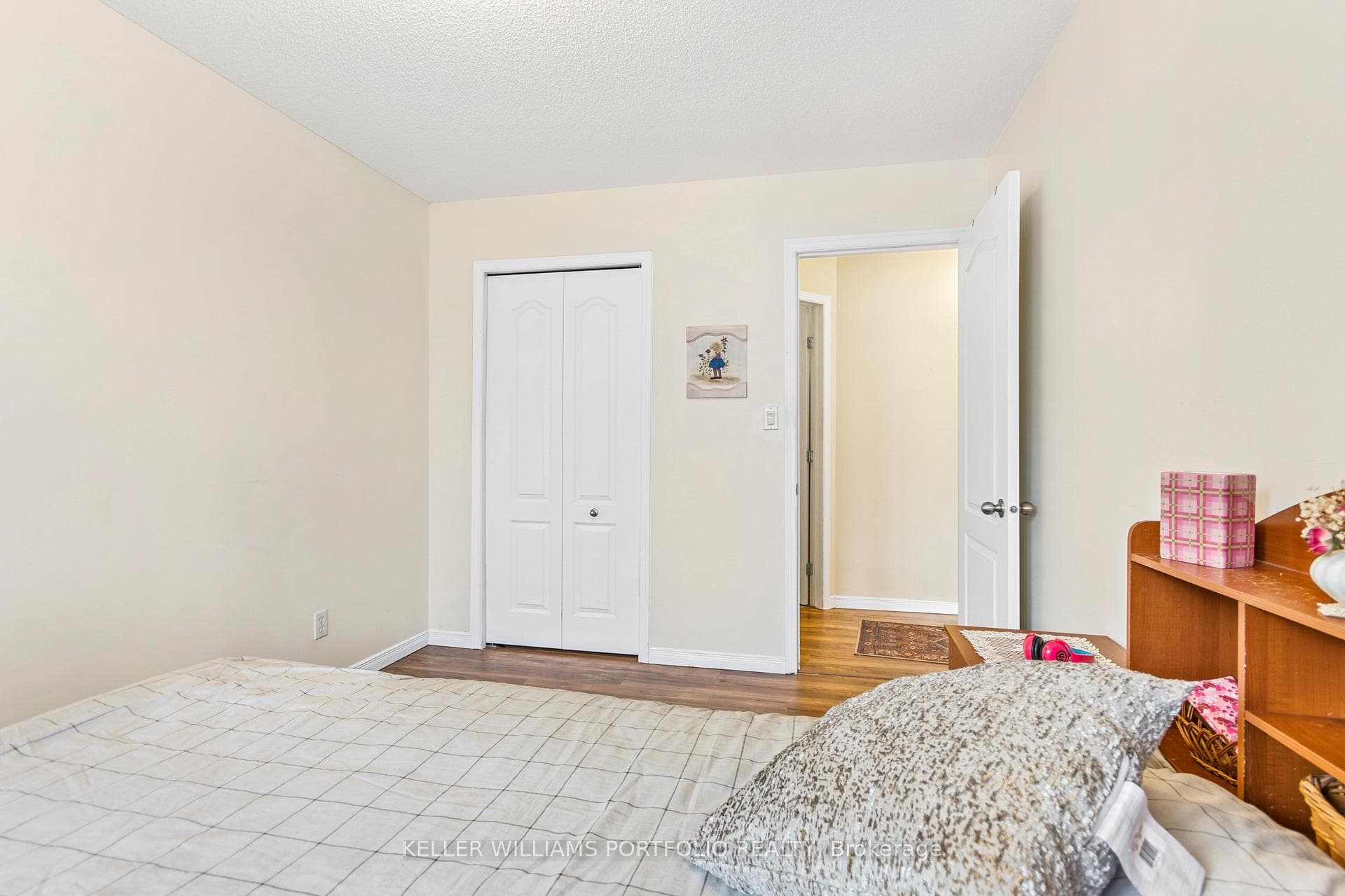 688 Chadwick Court photo 27