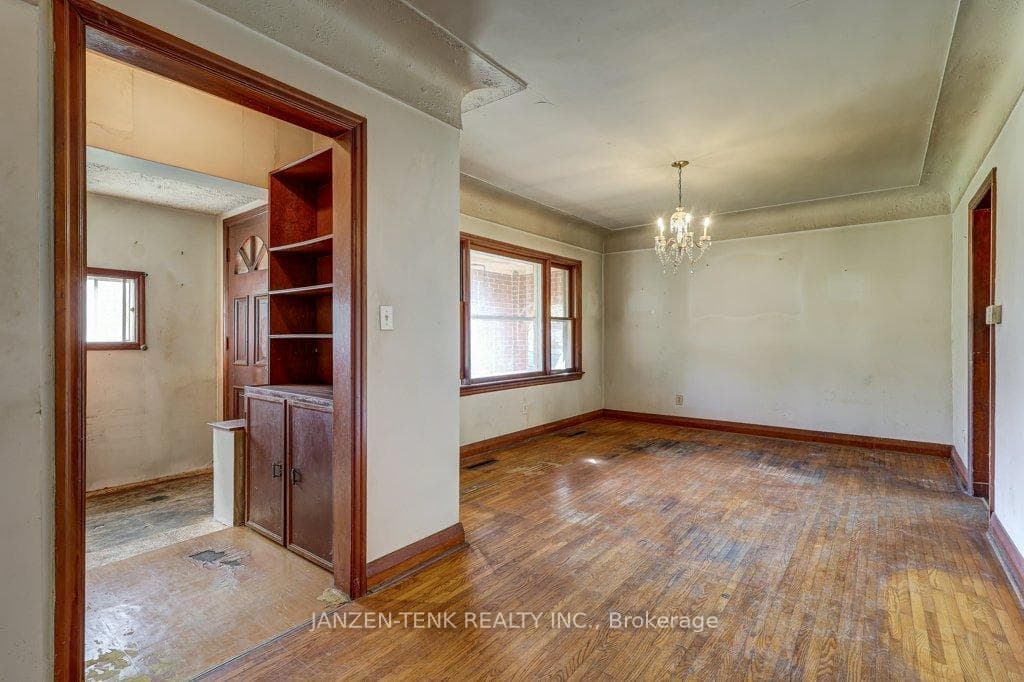 219 Centennial Avenue photo 9