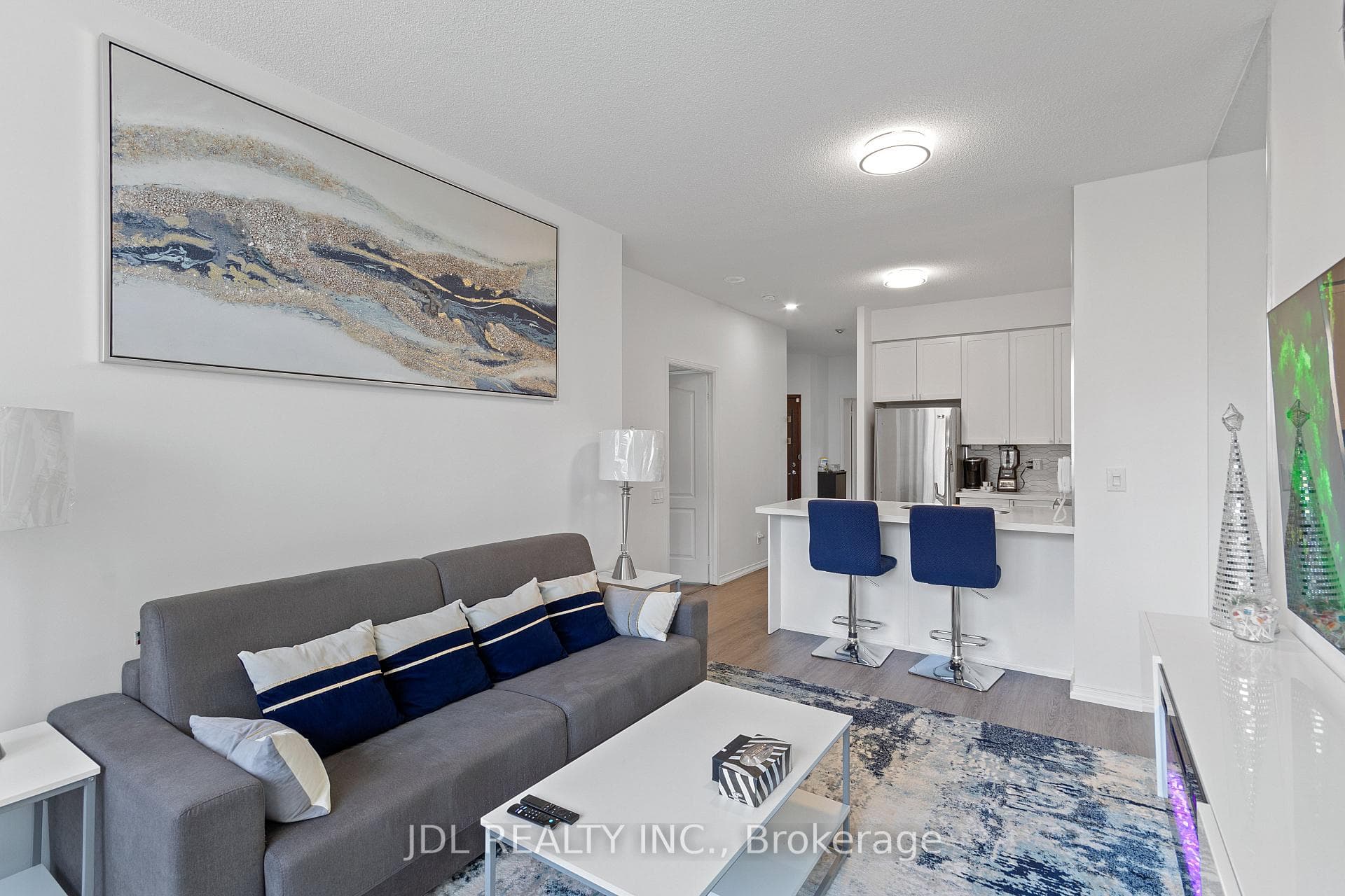 555 Yonge Street Unit 510 photo 8