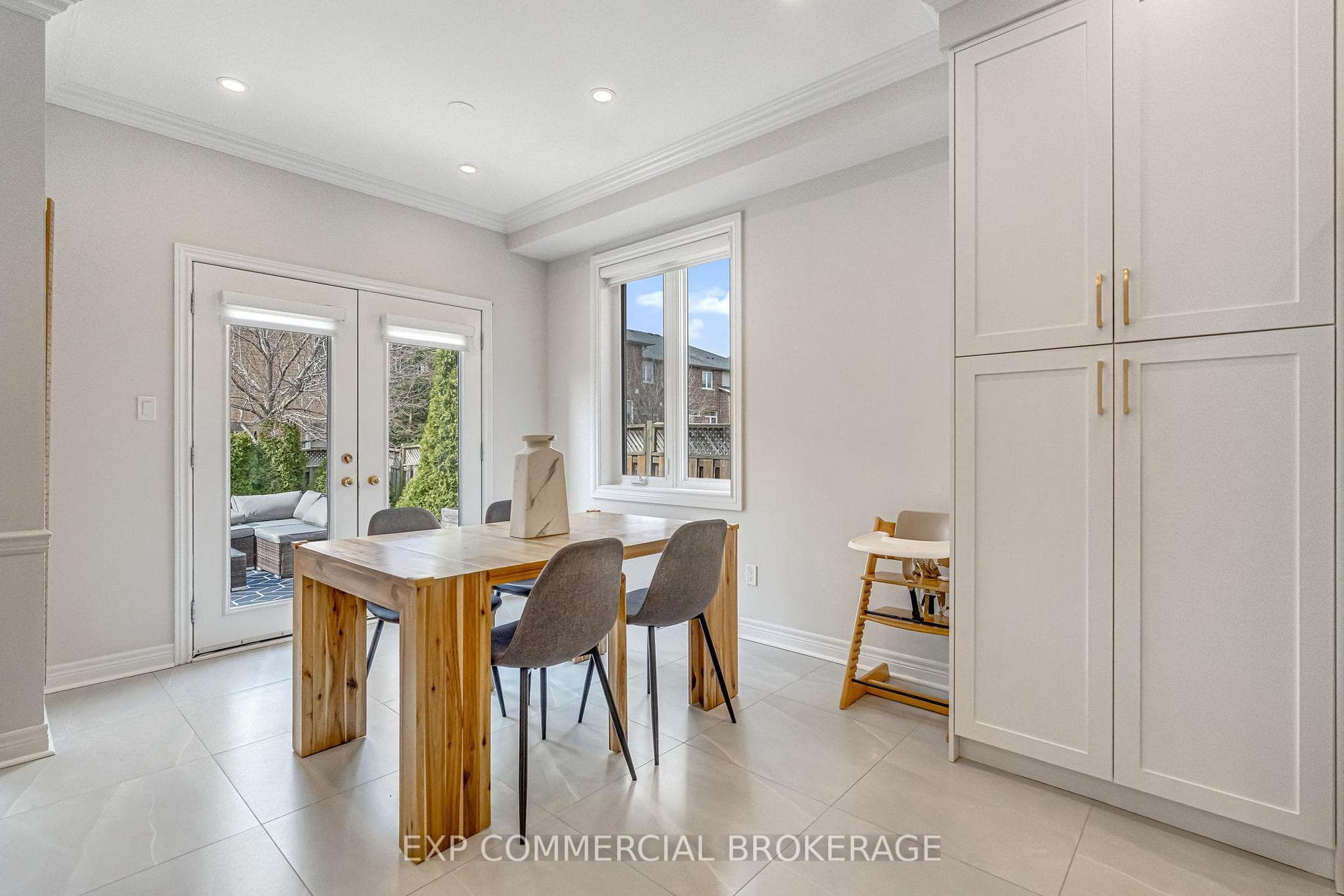 2264 Highcroft Road photo 19