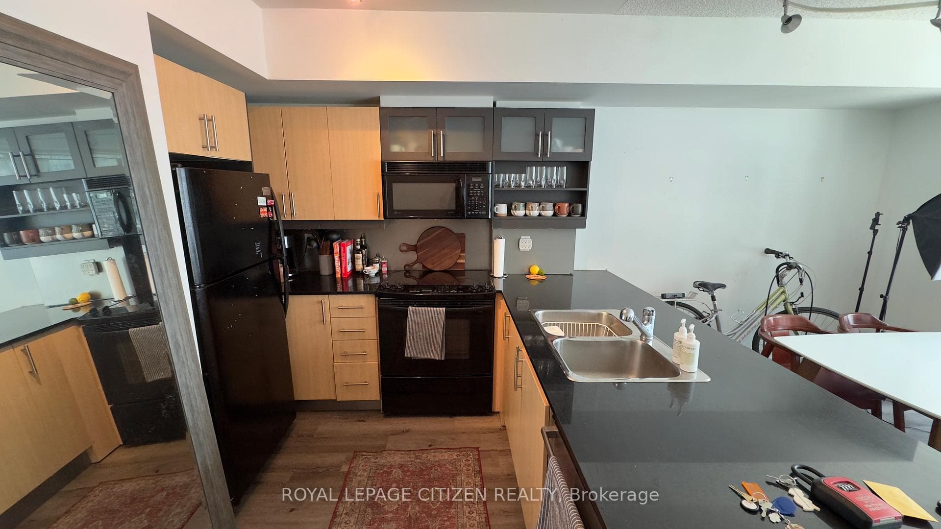 350 Wellington Street Unit 317 photo 6