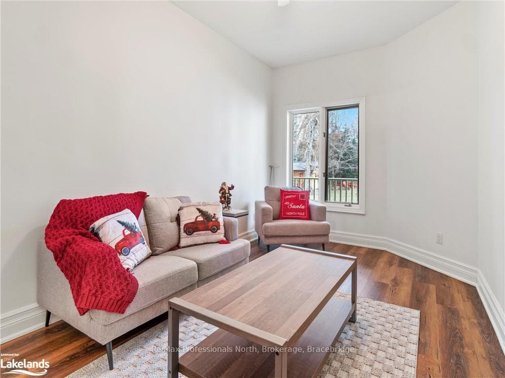 75 GLENDALE Road photo 17