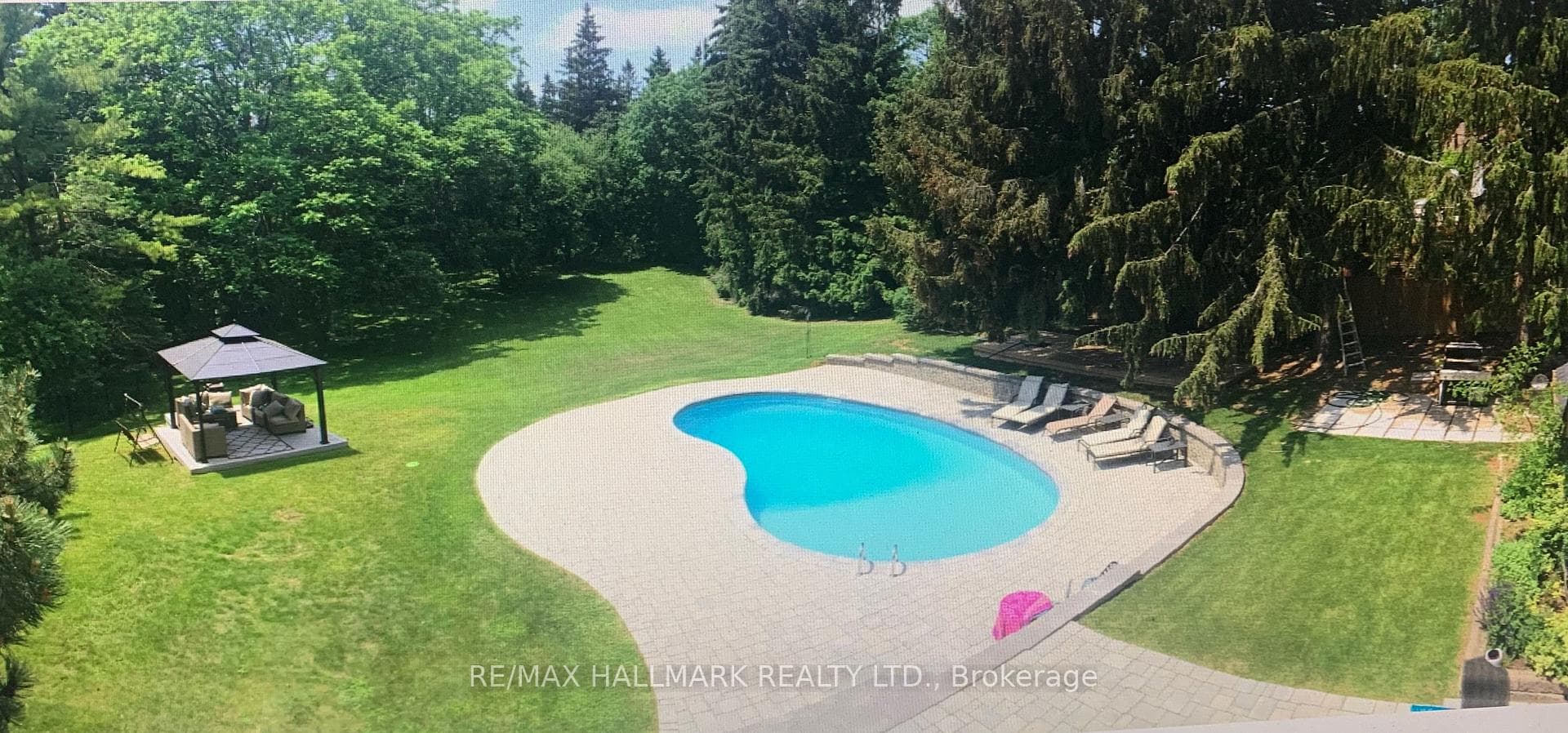 1382 Rougemount Drive photo 2