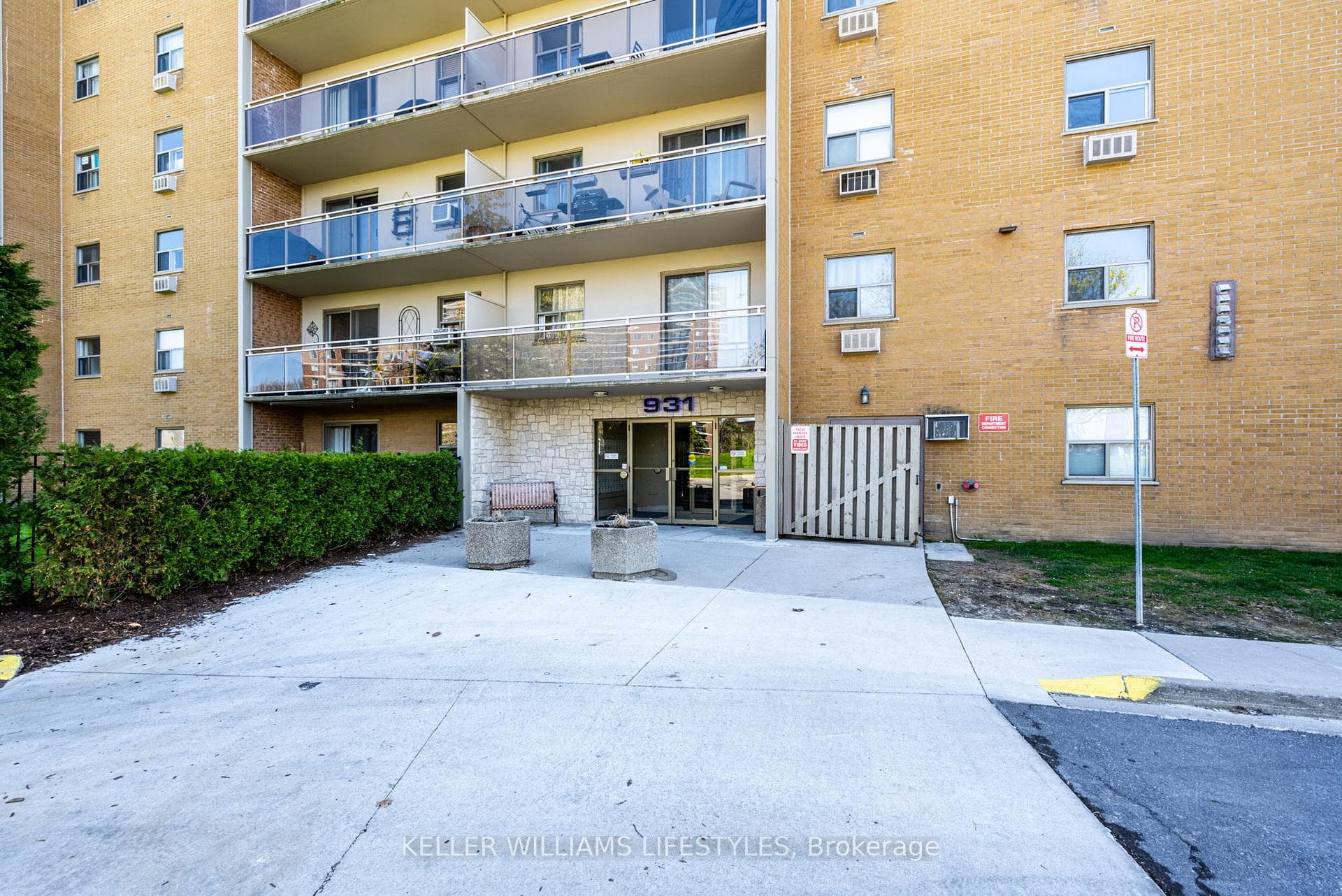 931 Wonderland Road Unit 511 photo 3