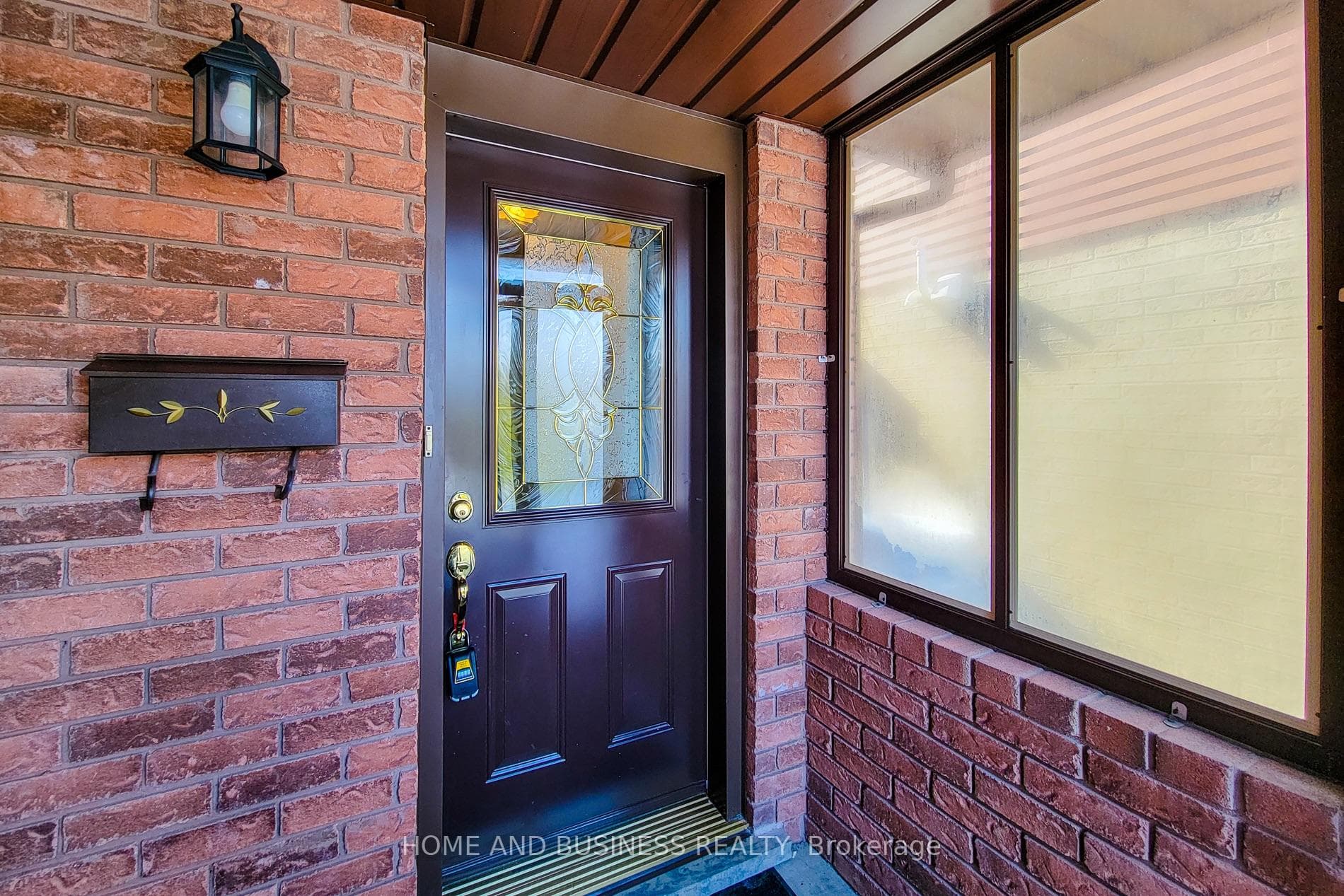 50 Everest Street photo 3
