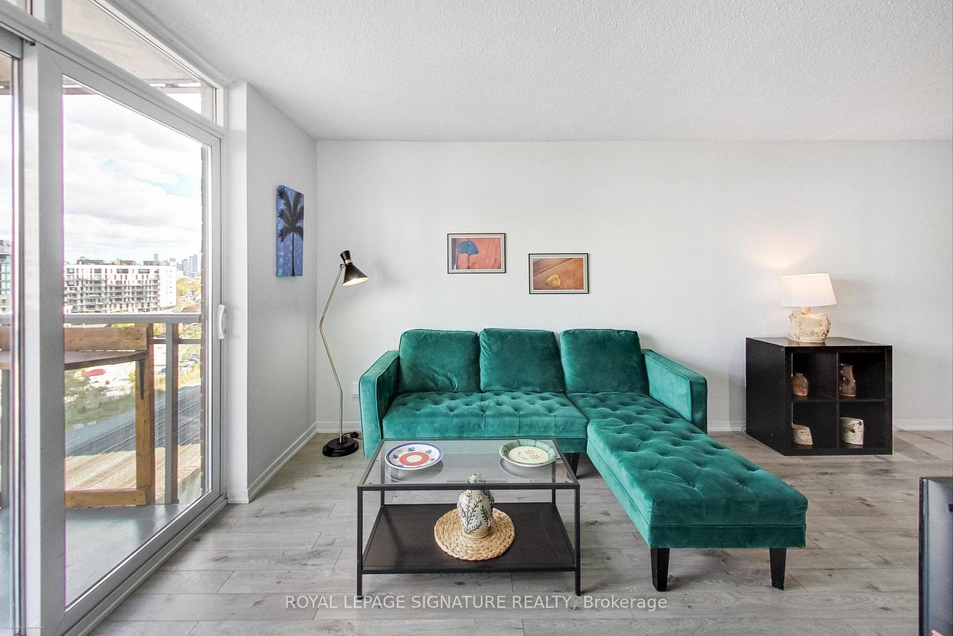 38 Joe Shuster Way Unit 926 photo 9