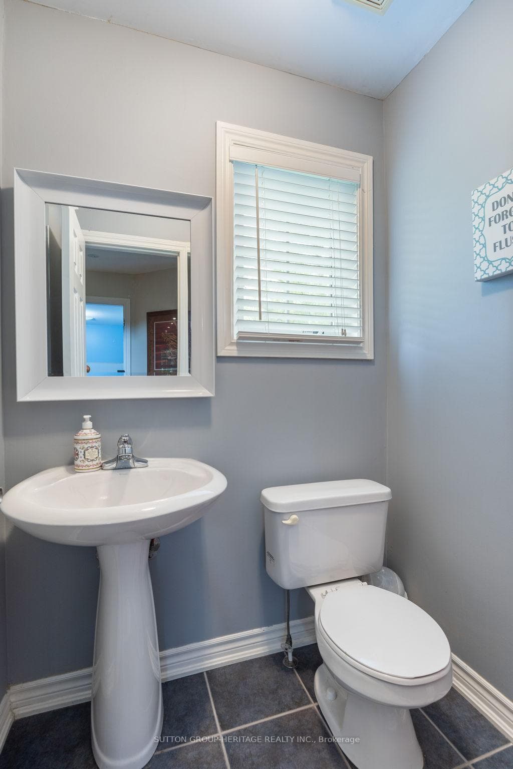 291 Bons Avenue photo 16