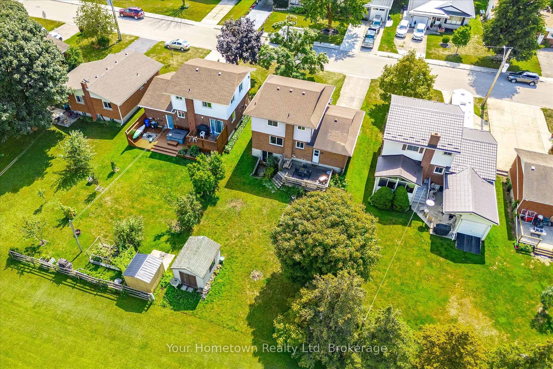 665 Raglan Street photo 45