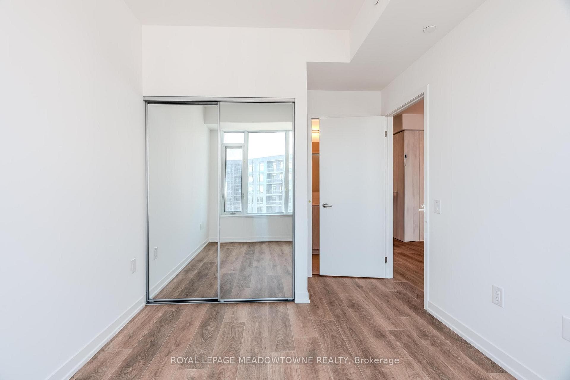 2485 Eglinton Avenue Unit 913 photo 17