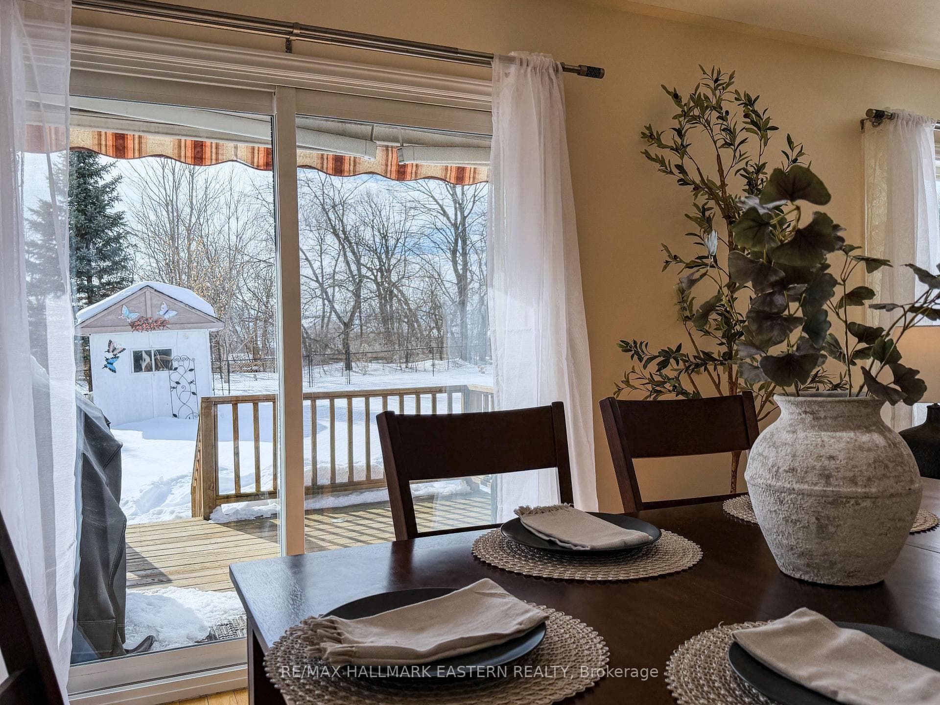 513 Carriage Lane photo 4