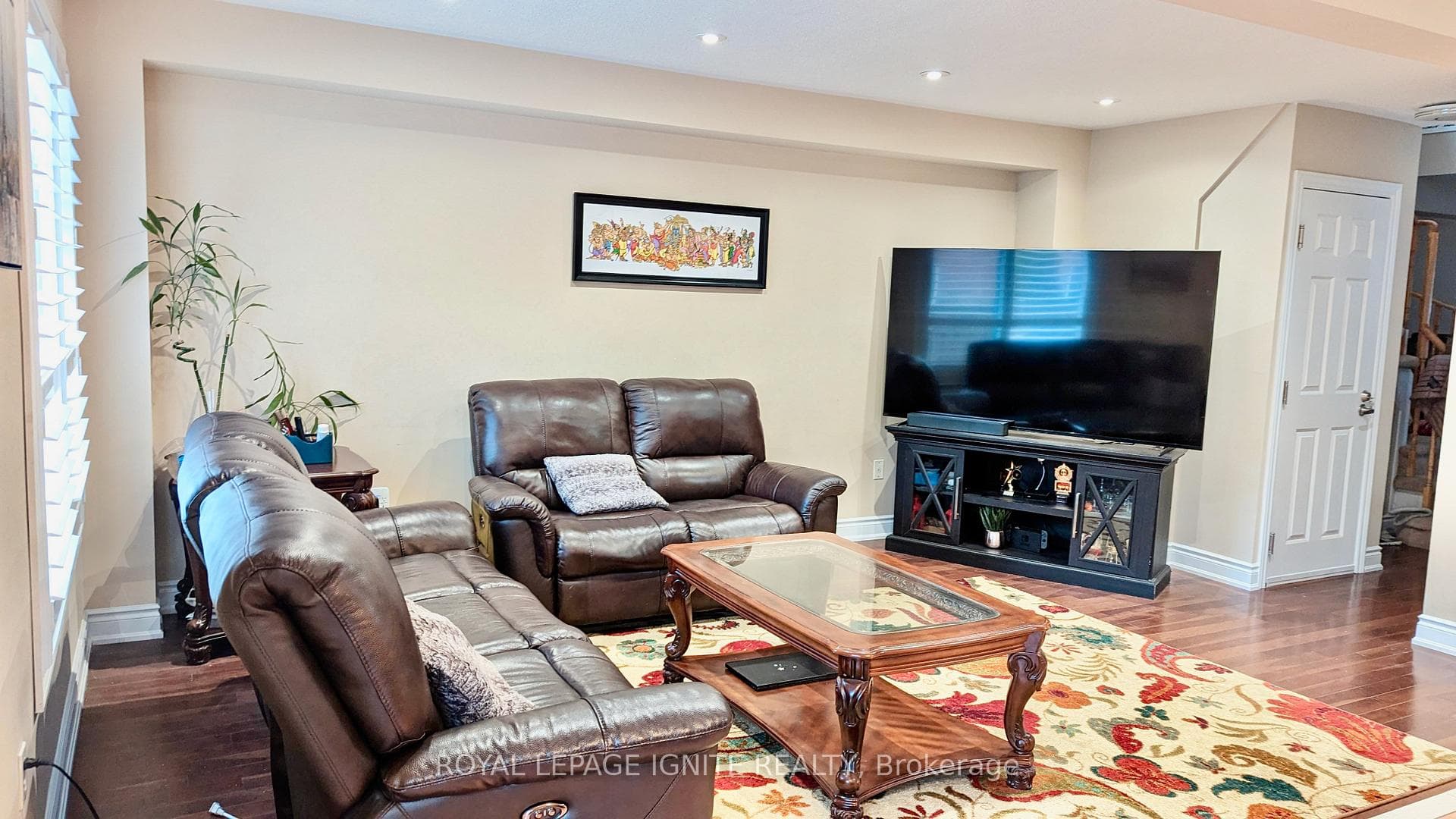 5952 Chalfont Crescent photo 3