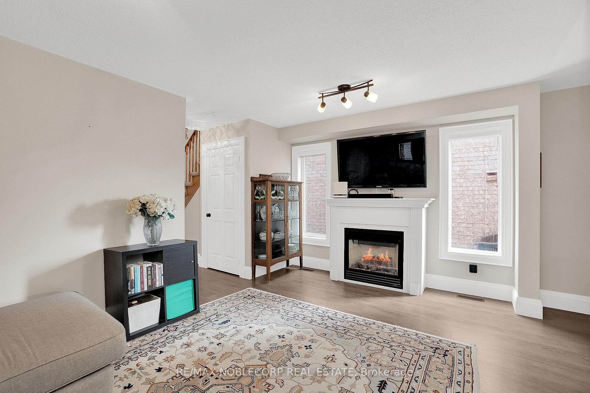 57 Senator Way photo 21