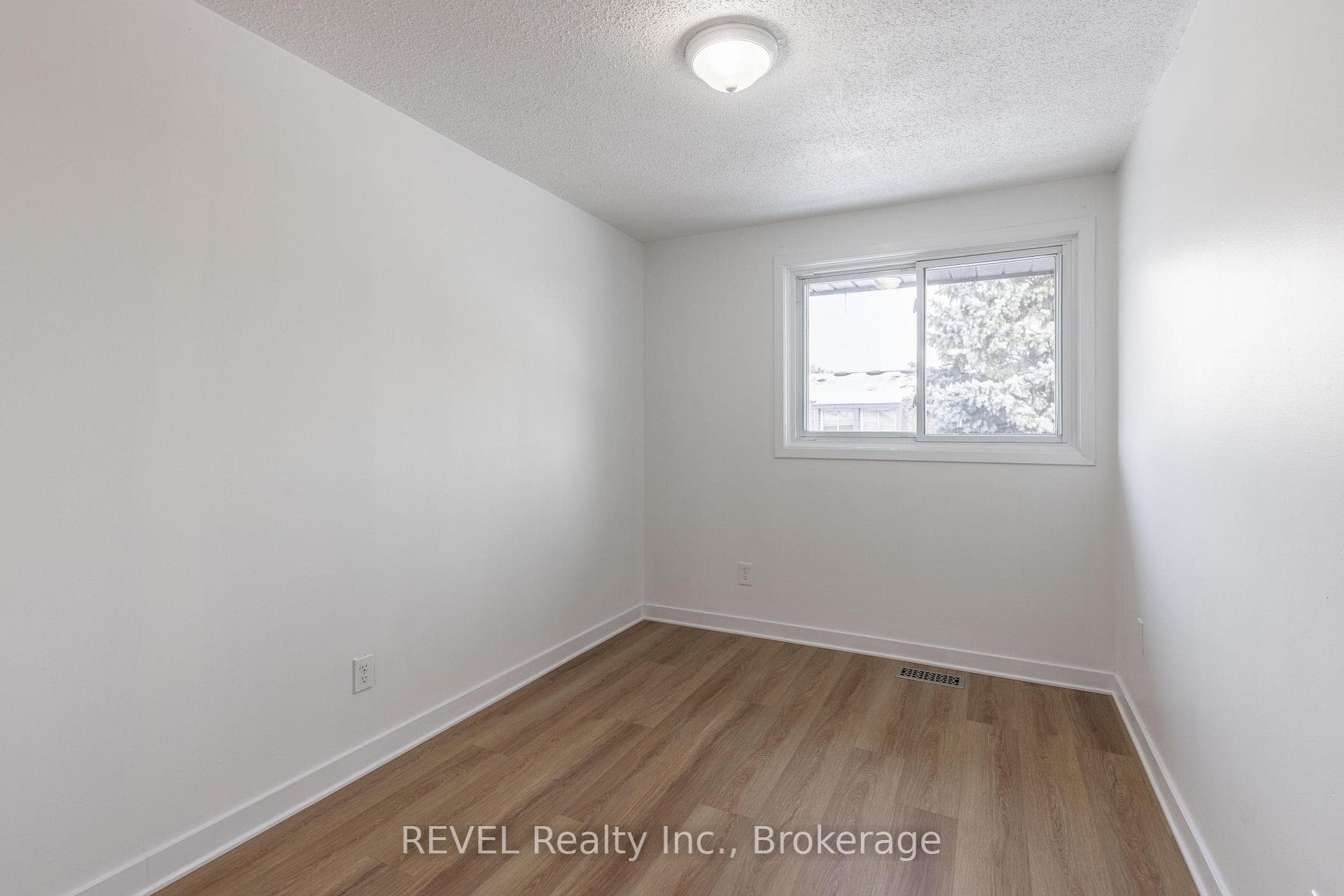 151 Linwell Road Unit 19 photo 21