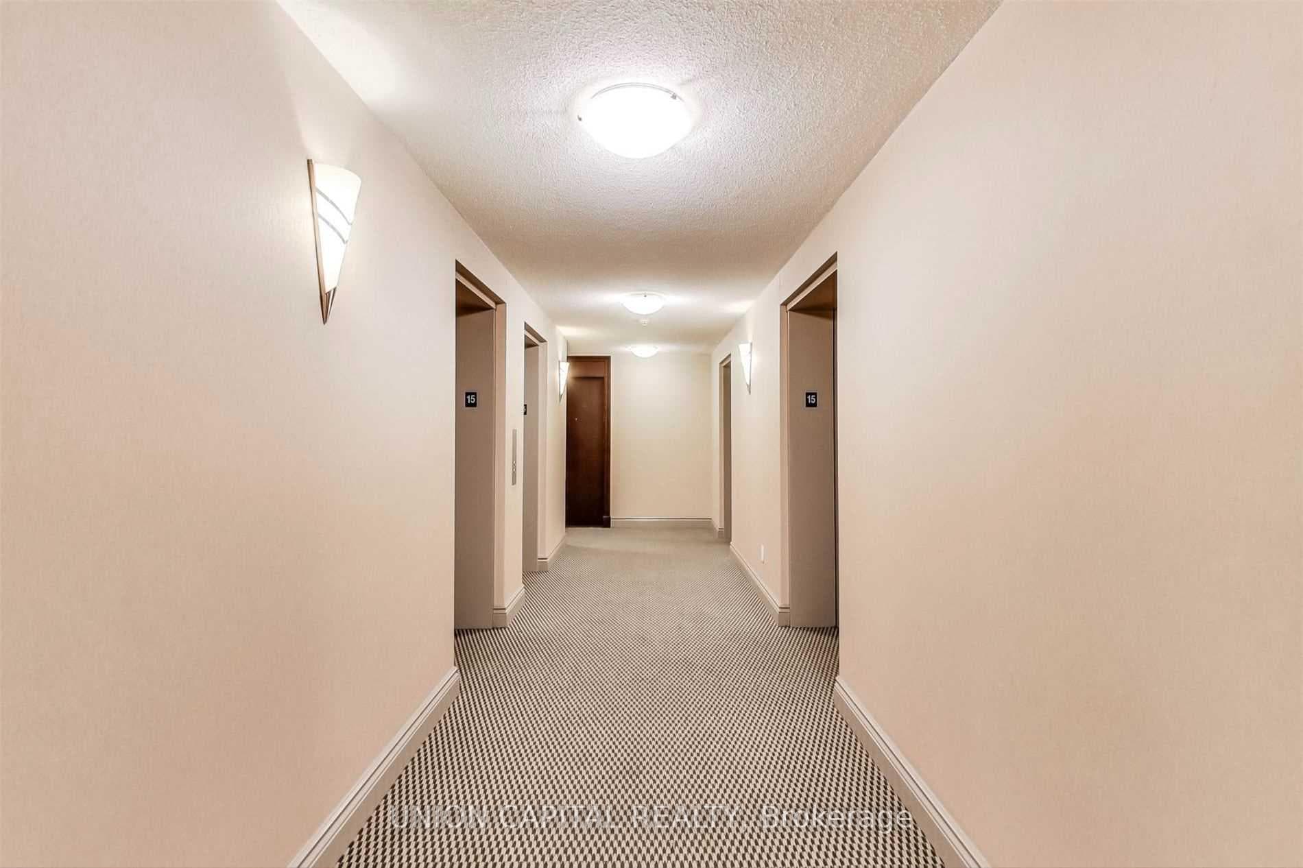 30 Grand Trunk Crescent Unit 1506 photo 7