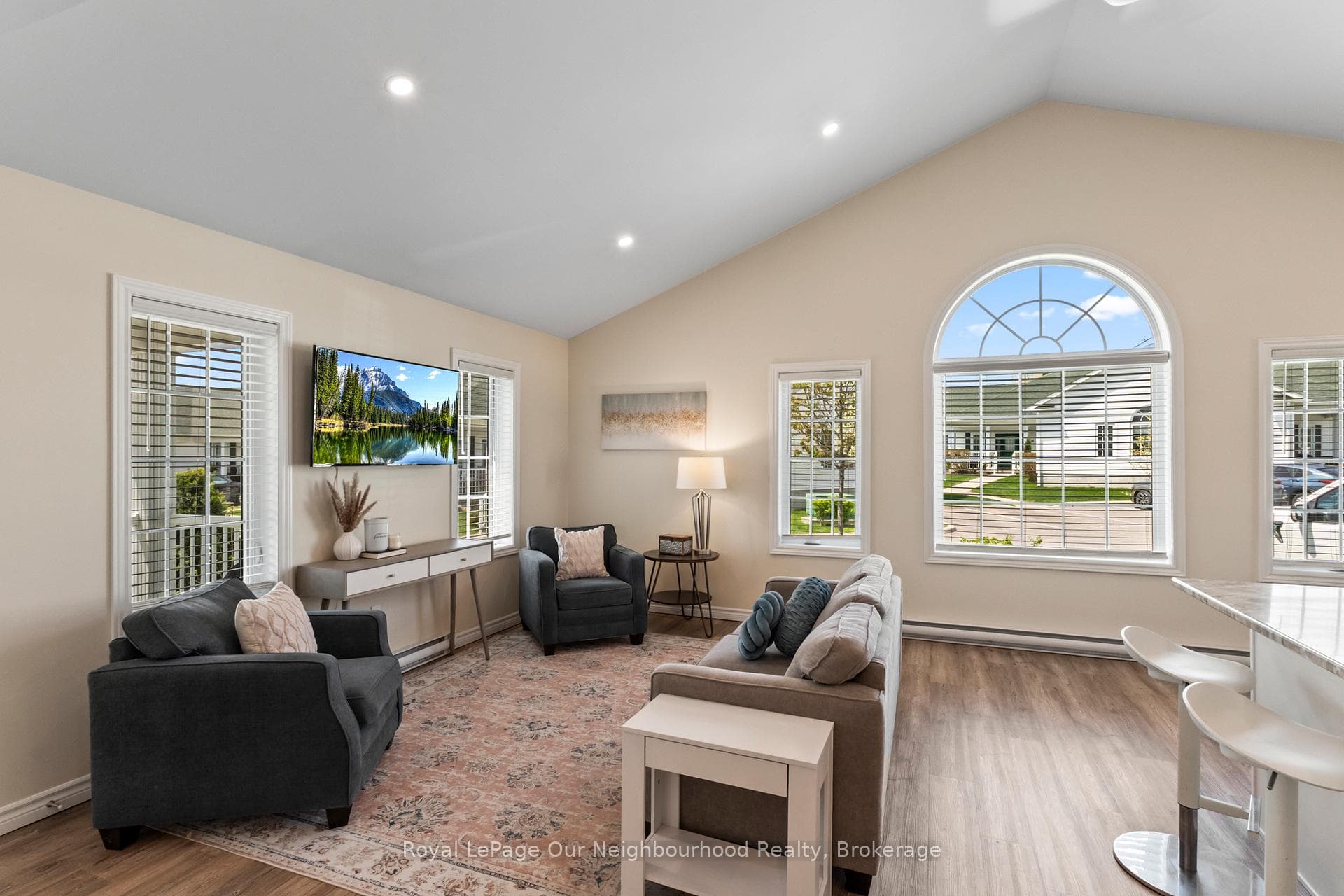 300 Croft Street Unit 1602 photo 6