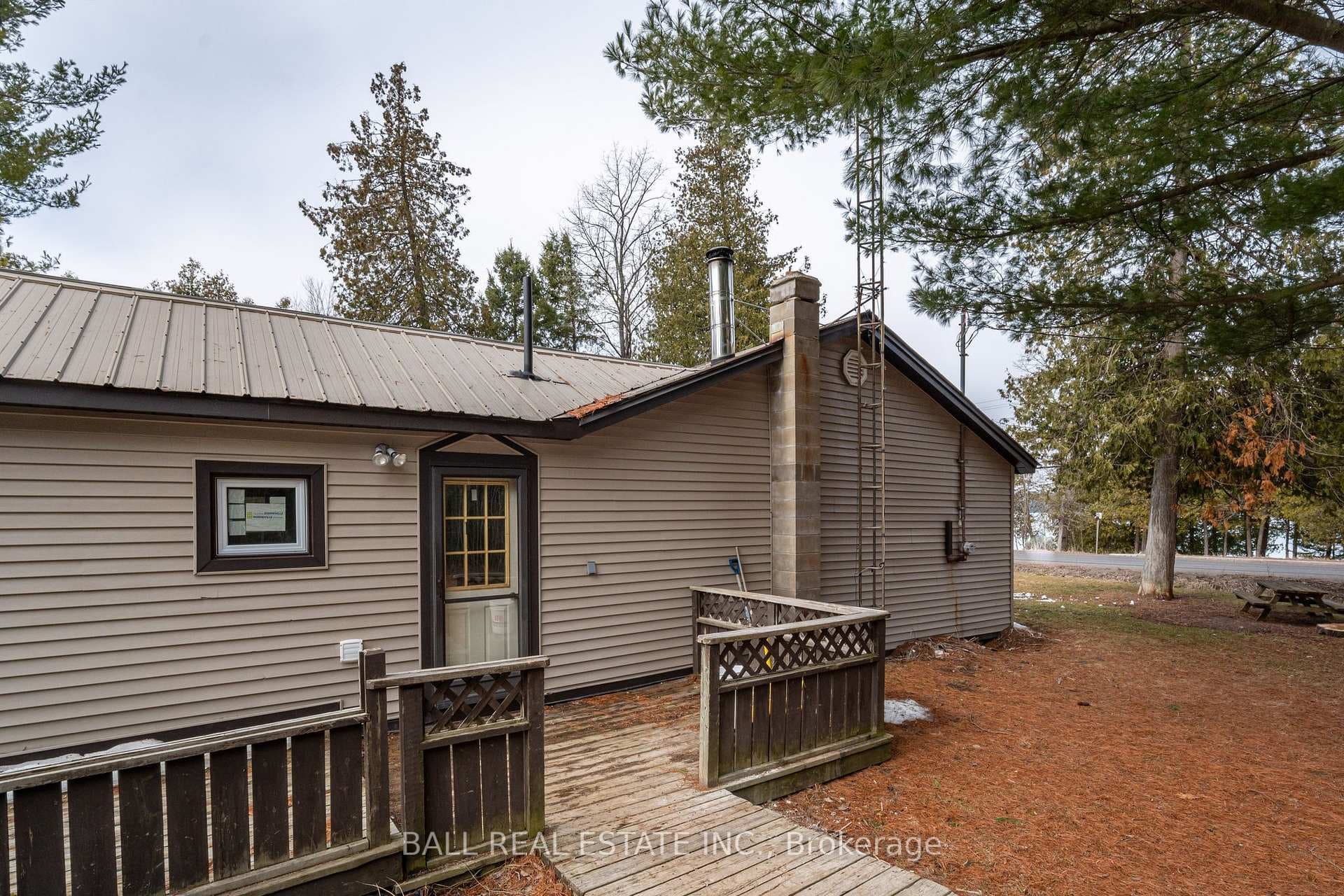 1204 Lakehurst Road Road photo 2