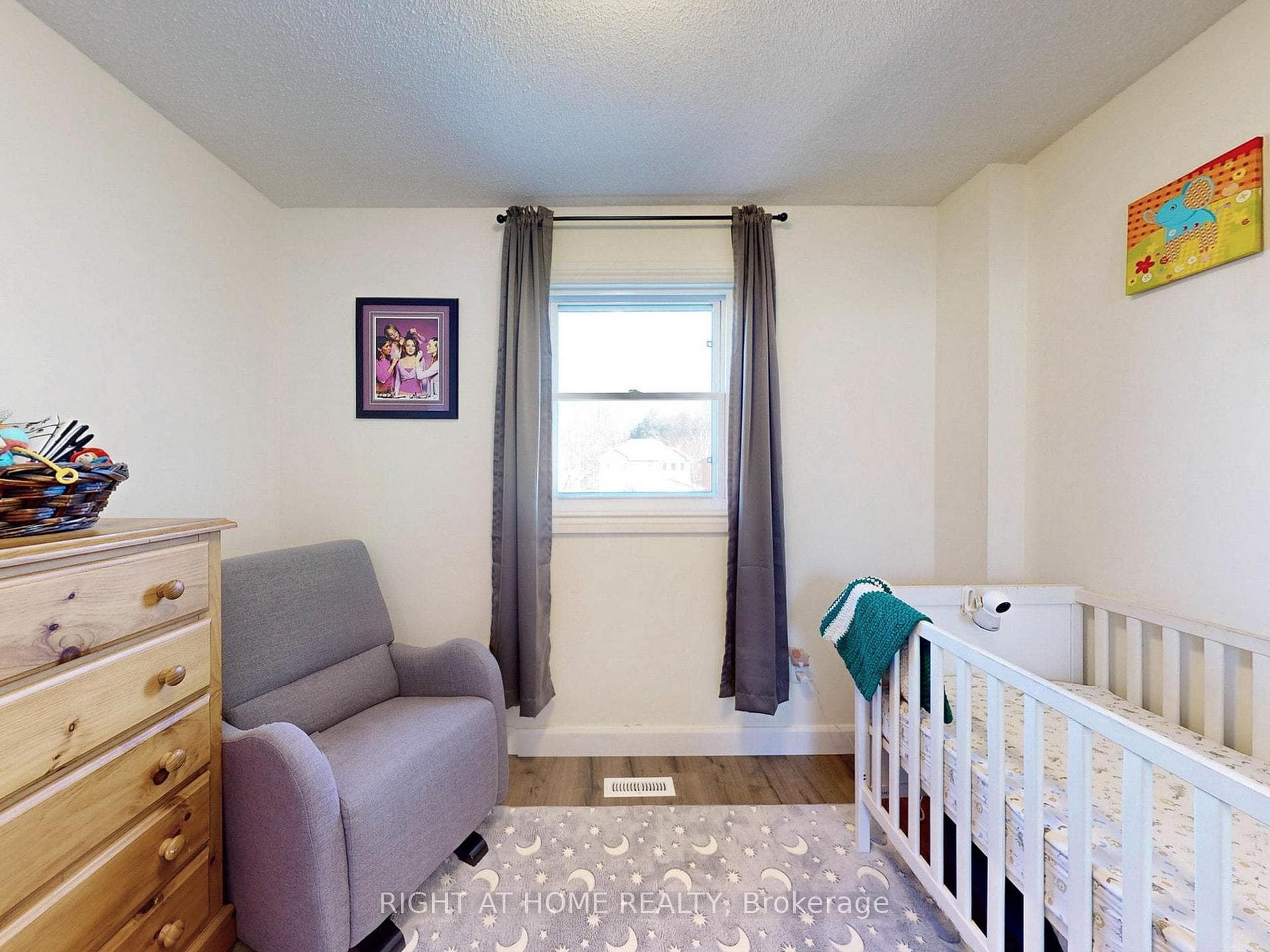 2231 Chalmers Crescent photo 26