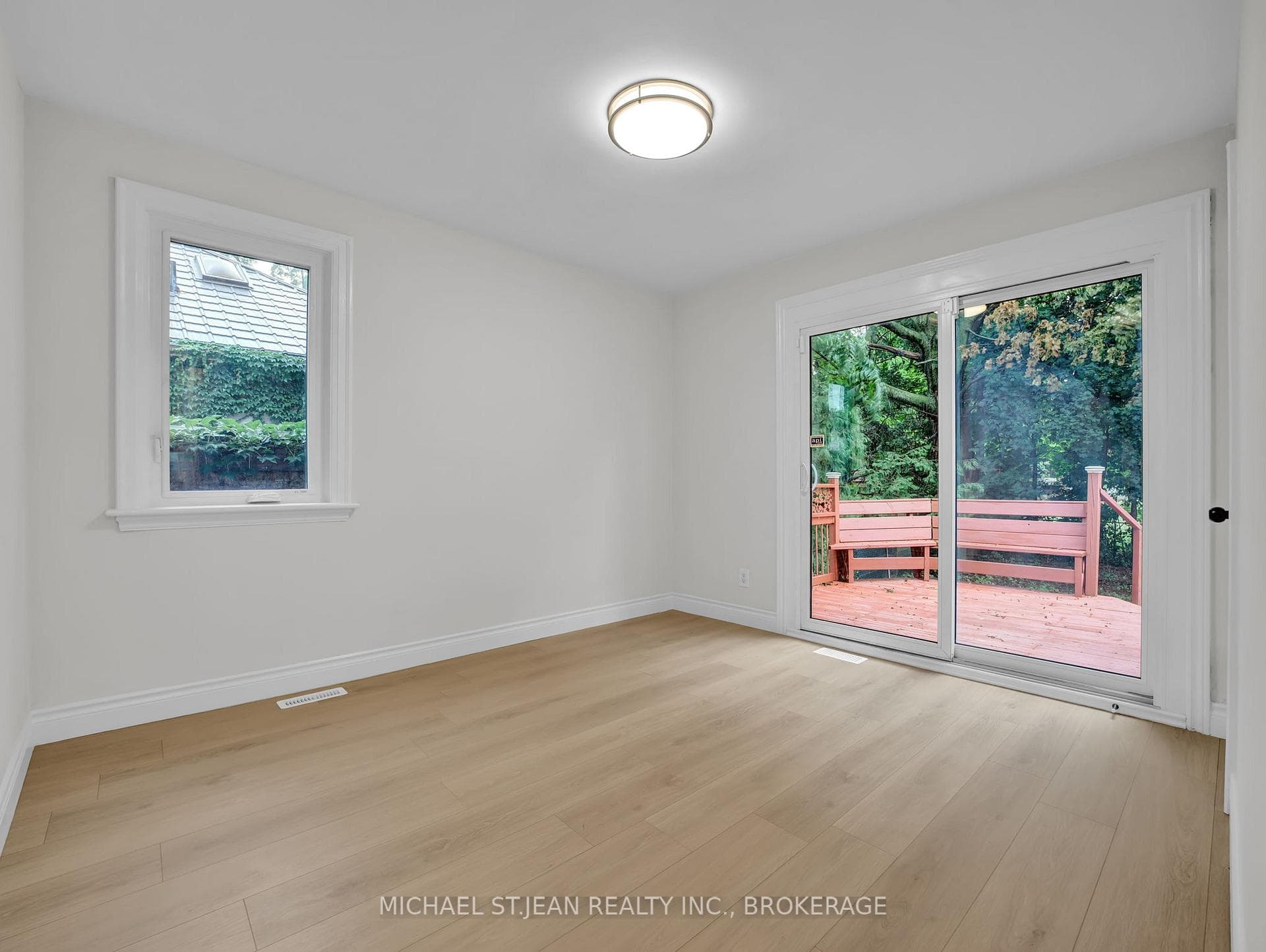 880 Garth Street photo 17