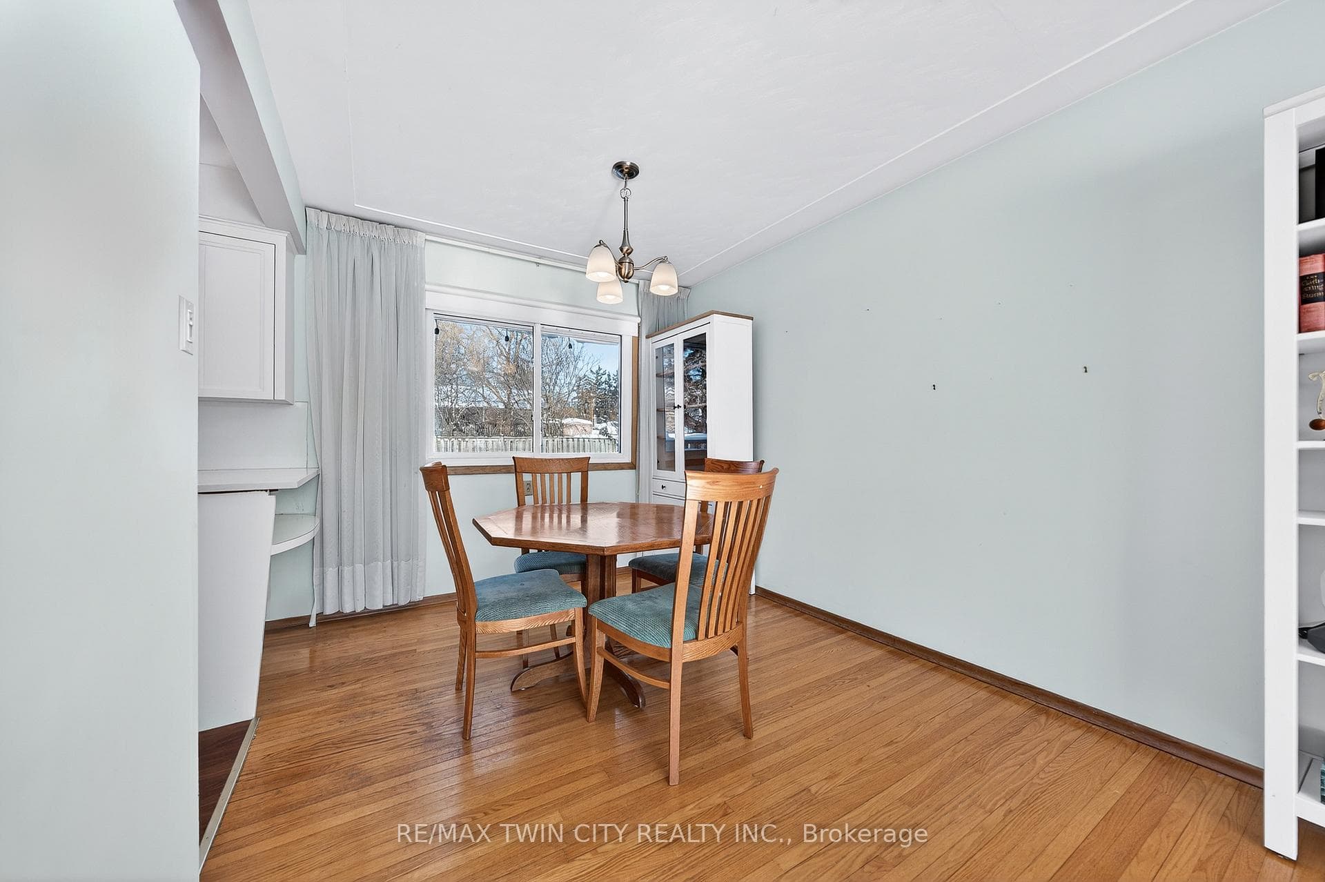 376 Greenbrook Drive photo 10
