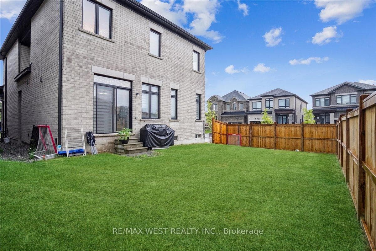 25 Priory Drive photo 11