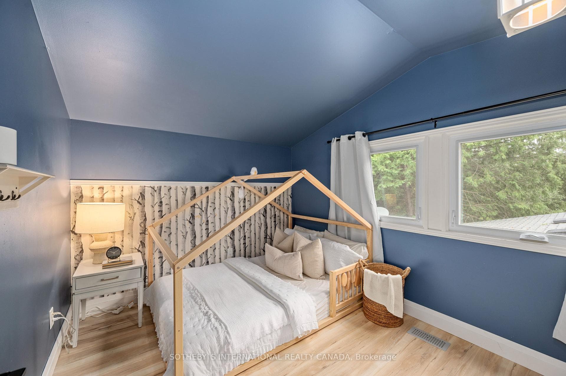 22687 Jury Road photo 21