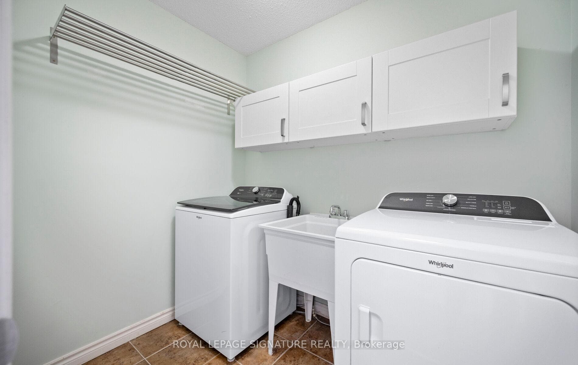 61 Thames Way photo 35