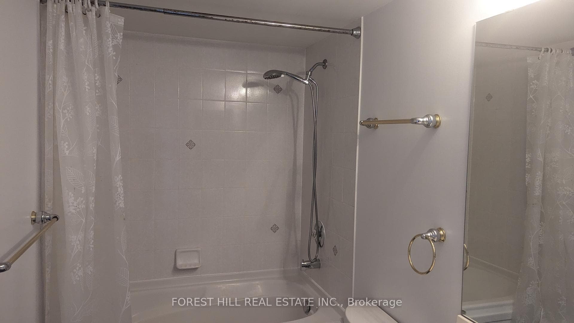 115 Omni Drive Unit 203 photo 17