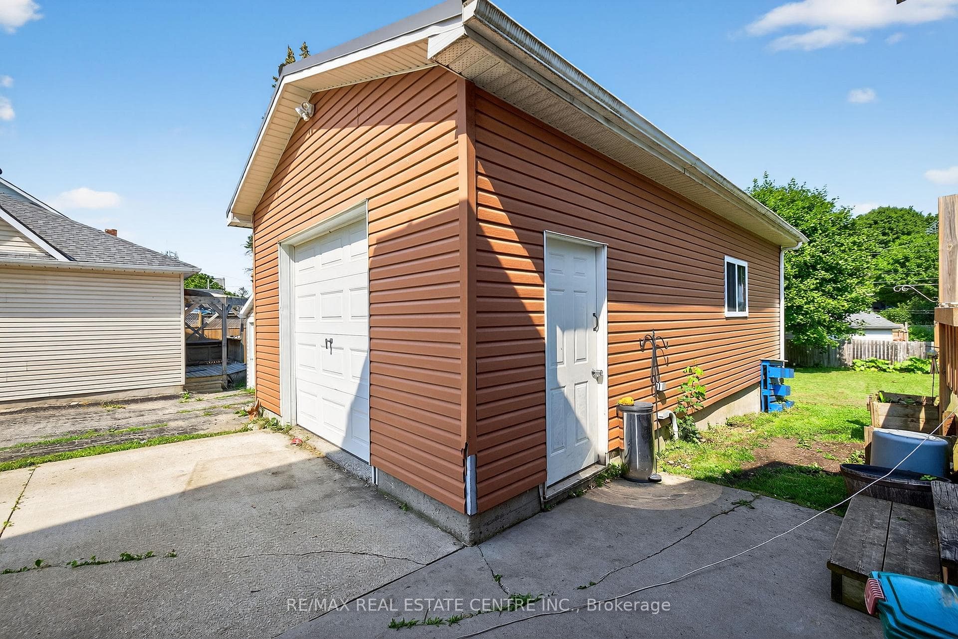 135 Frederick Street photo 42
