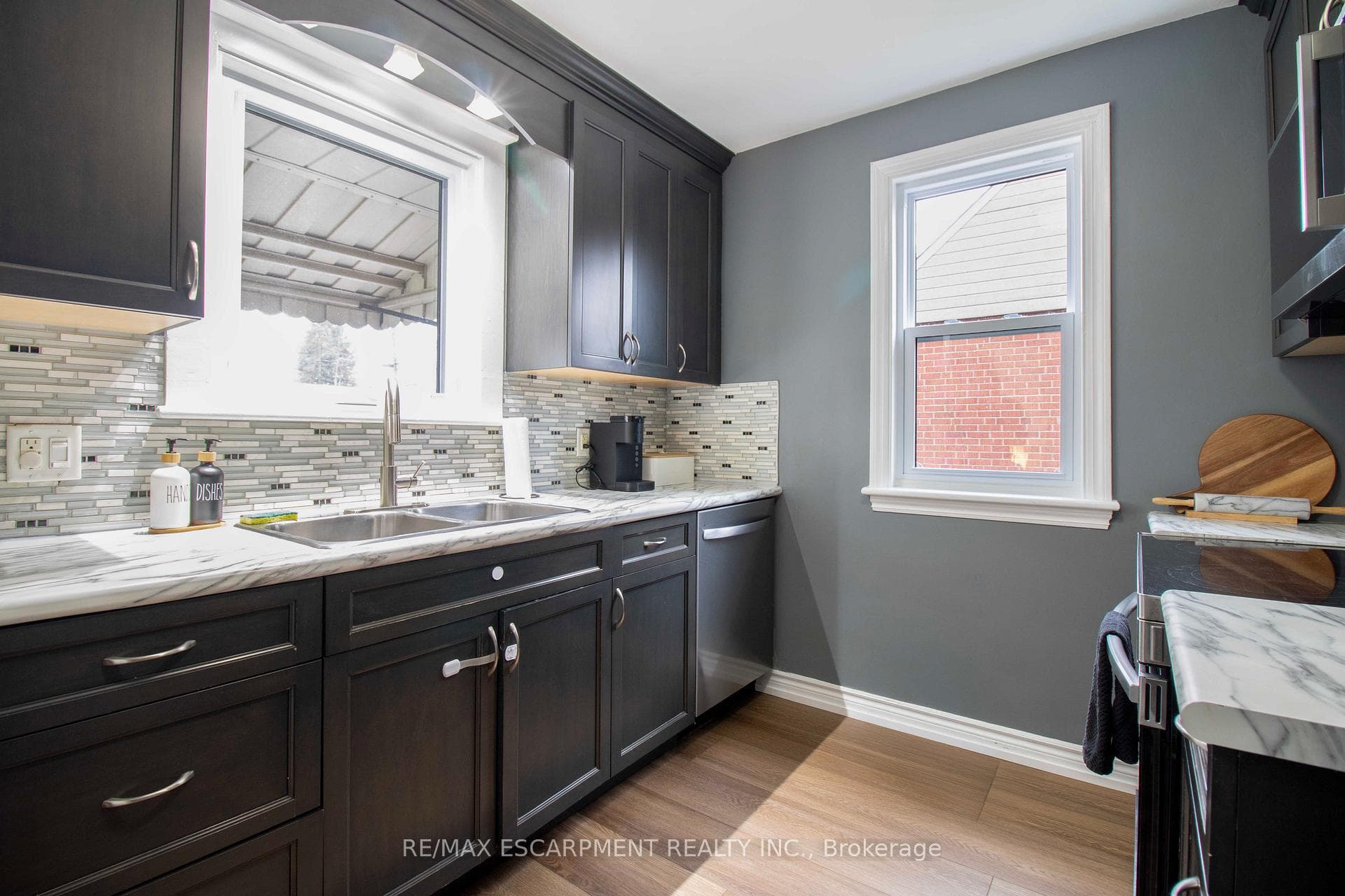 149 East 34th Street photo 8