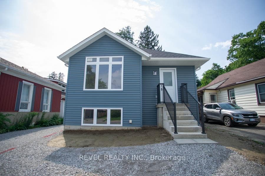 172 Queen Street Unit Lower photo 1