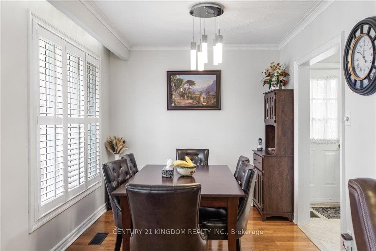 9 Durrington Crescent photo 9