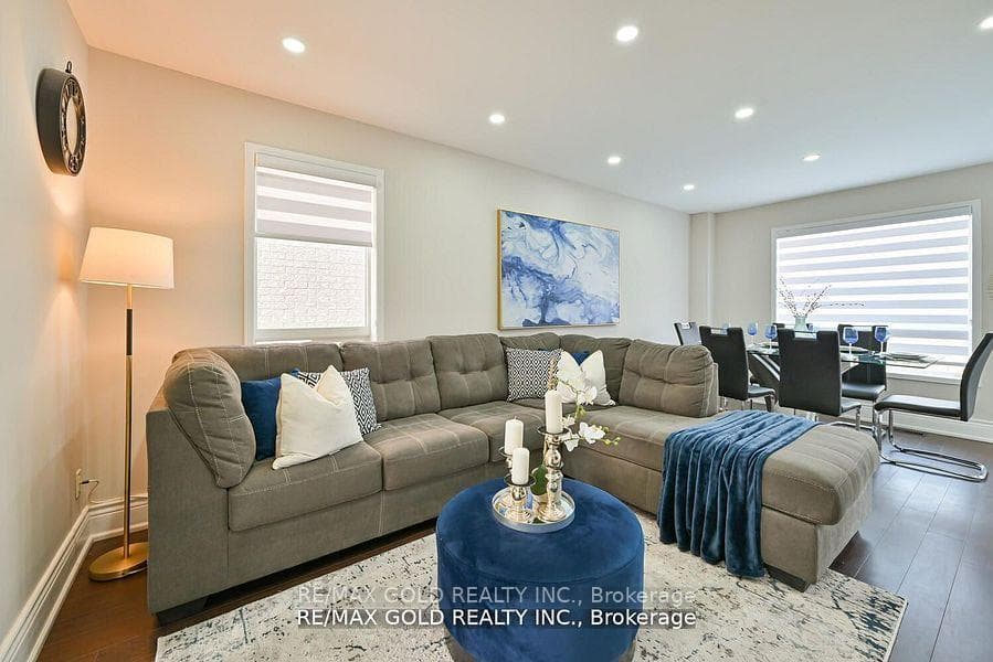 33 Penbridge Circle photo 4