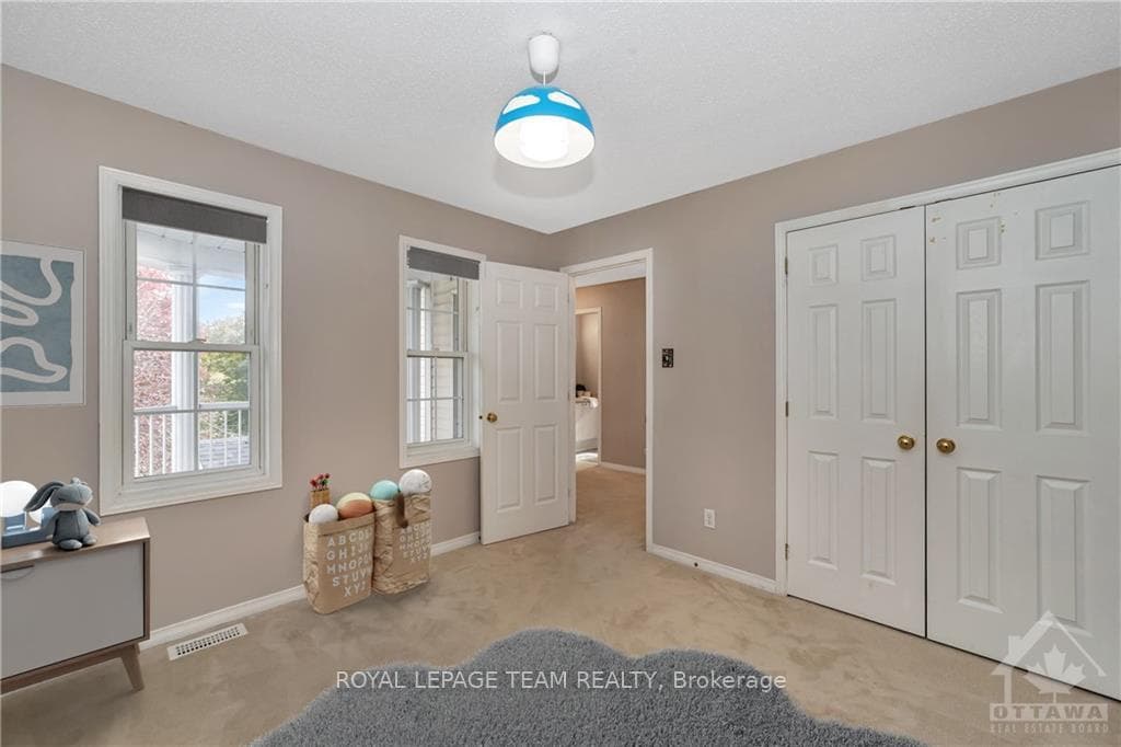44 GRENGOLD Way photo 23