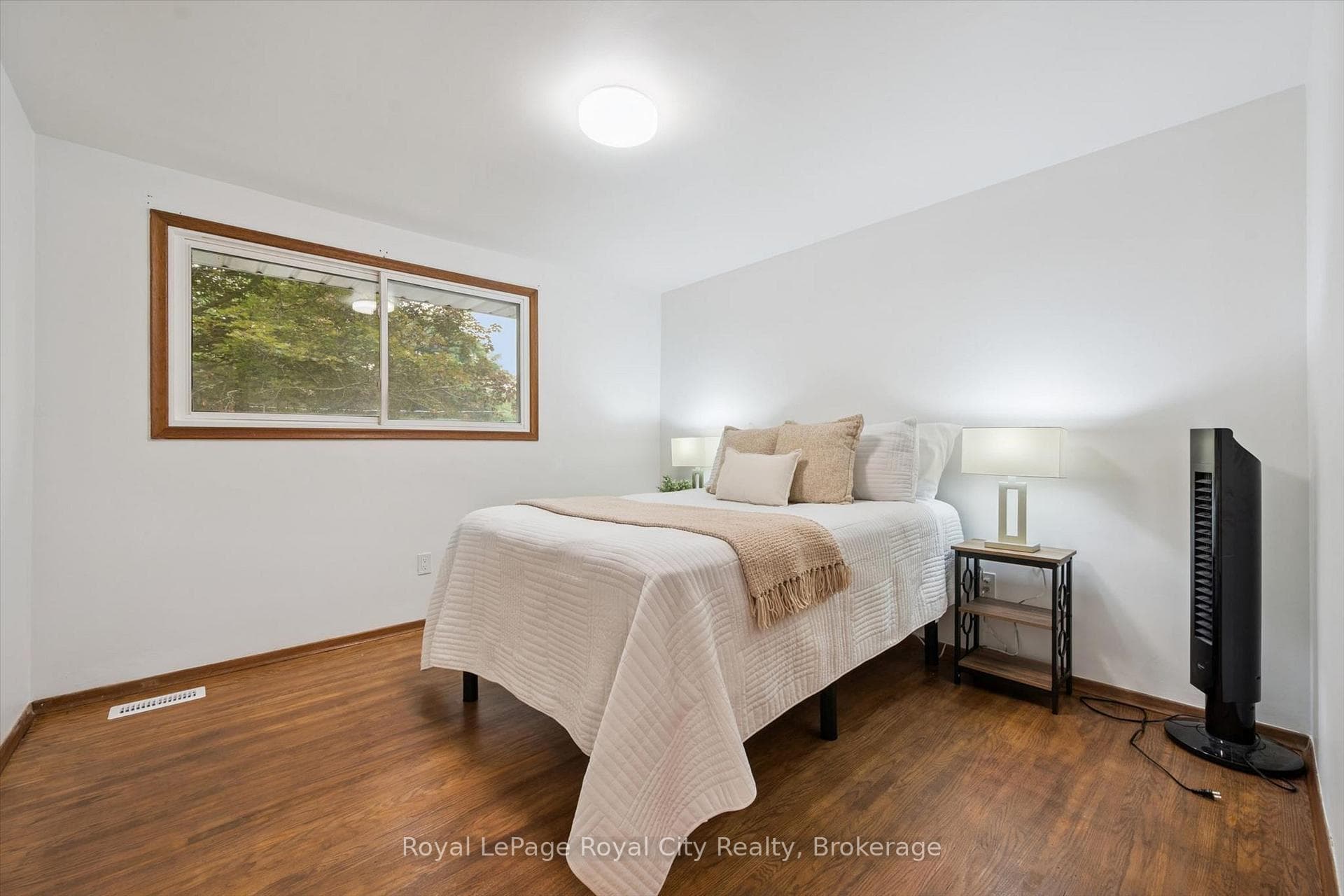 30 Westminster Avenue photo 28