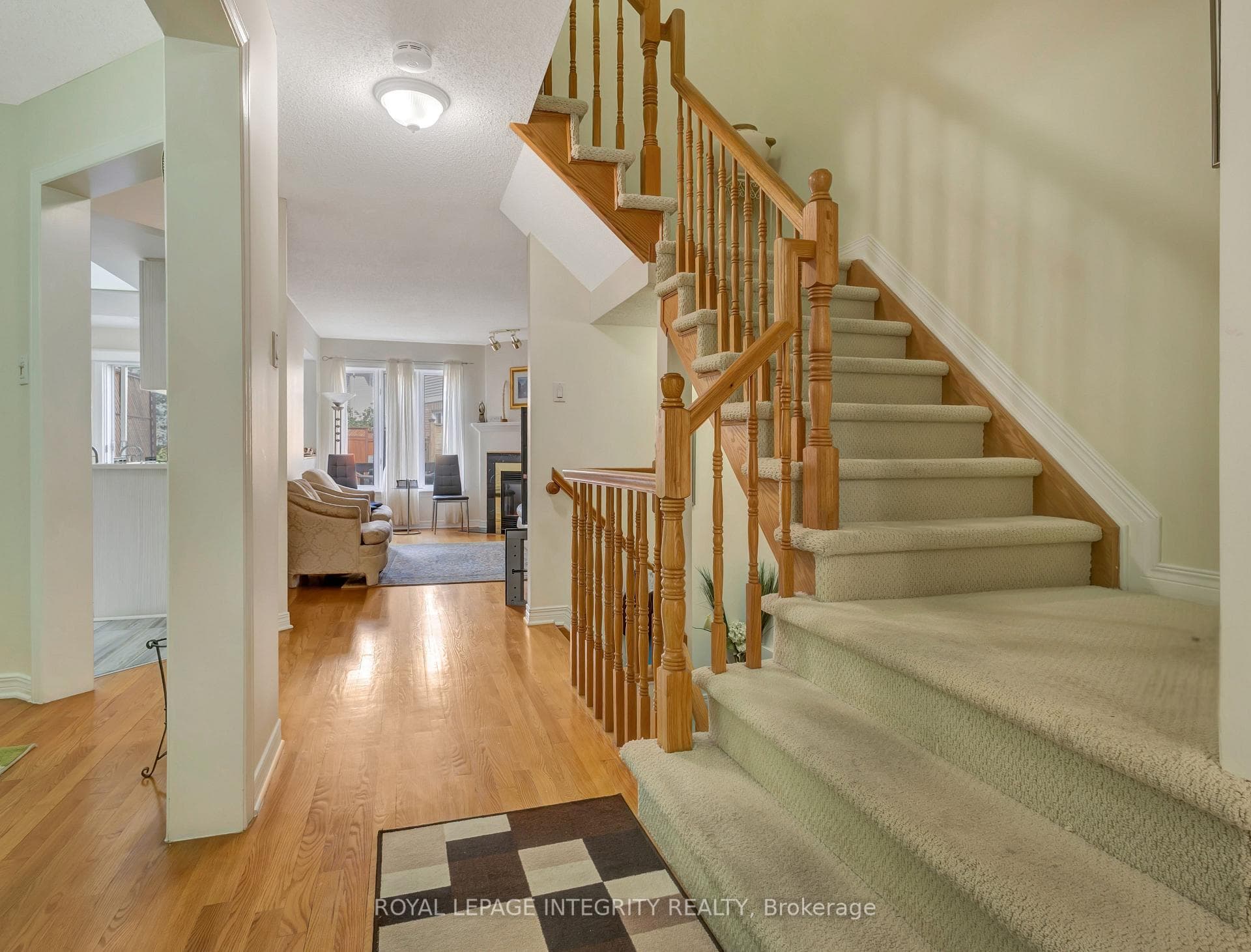 7 Westpointe Crescent photo 18