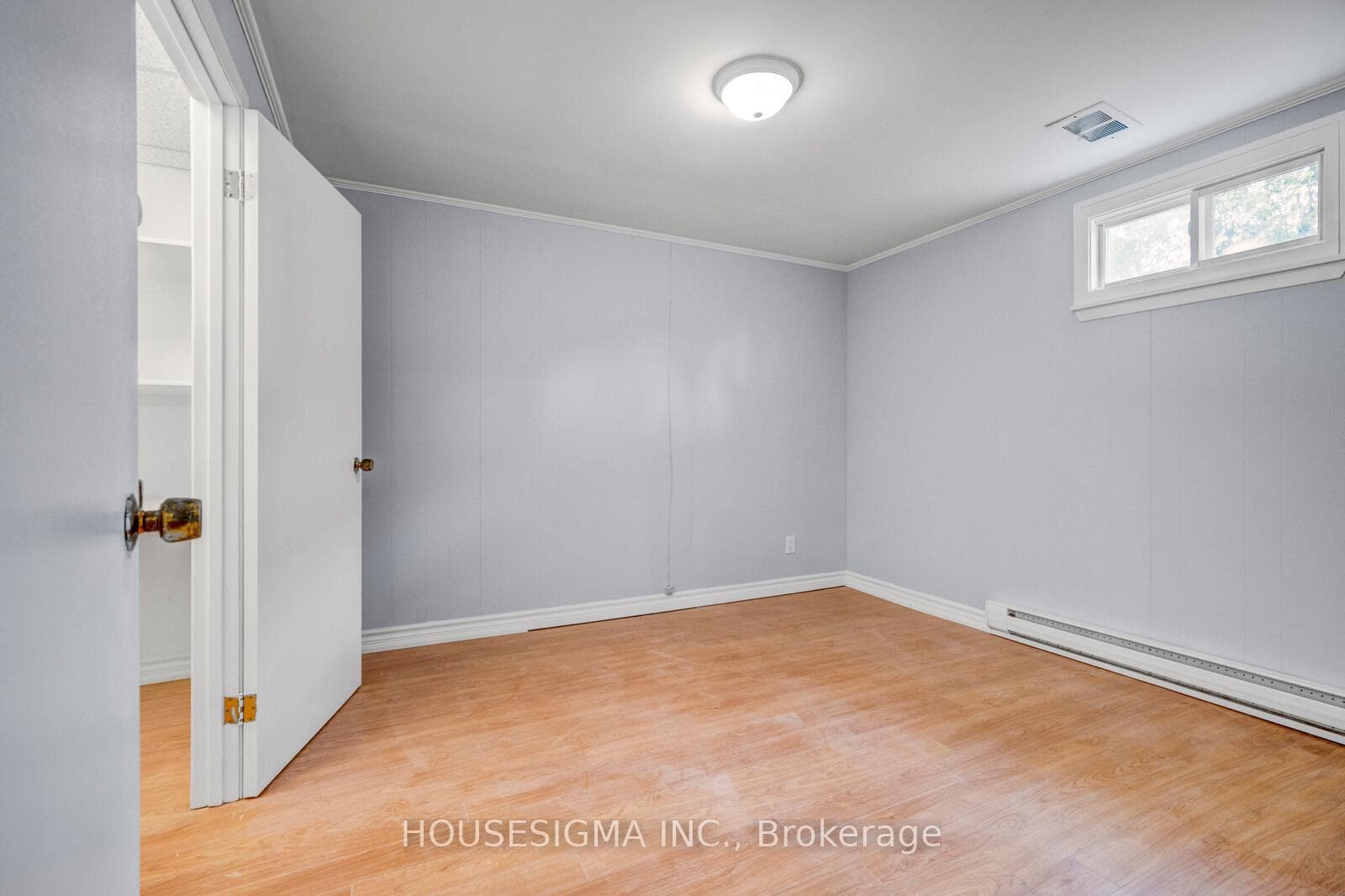 4 Park Glen Drive Unit Lower photo 8