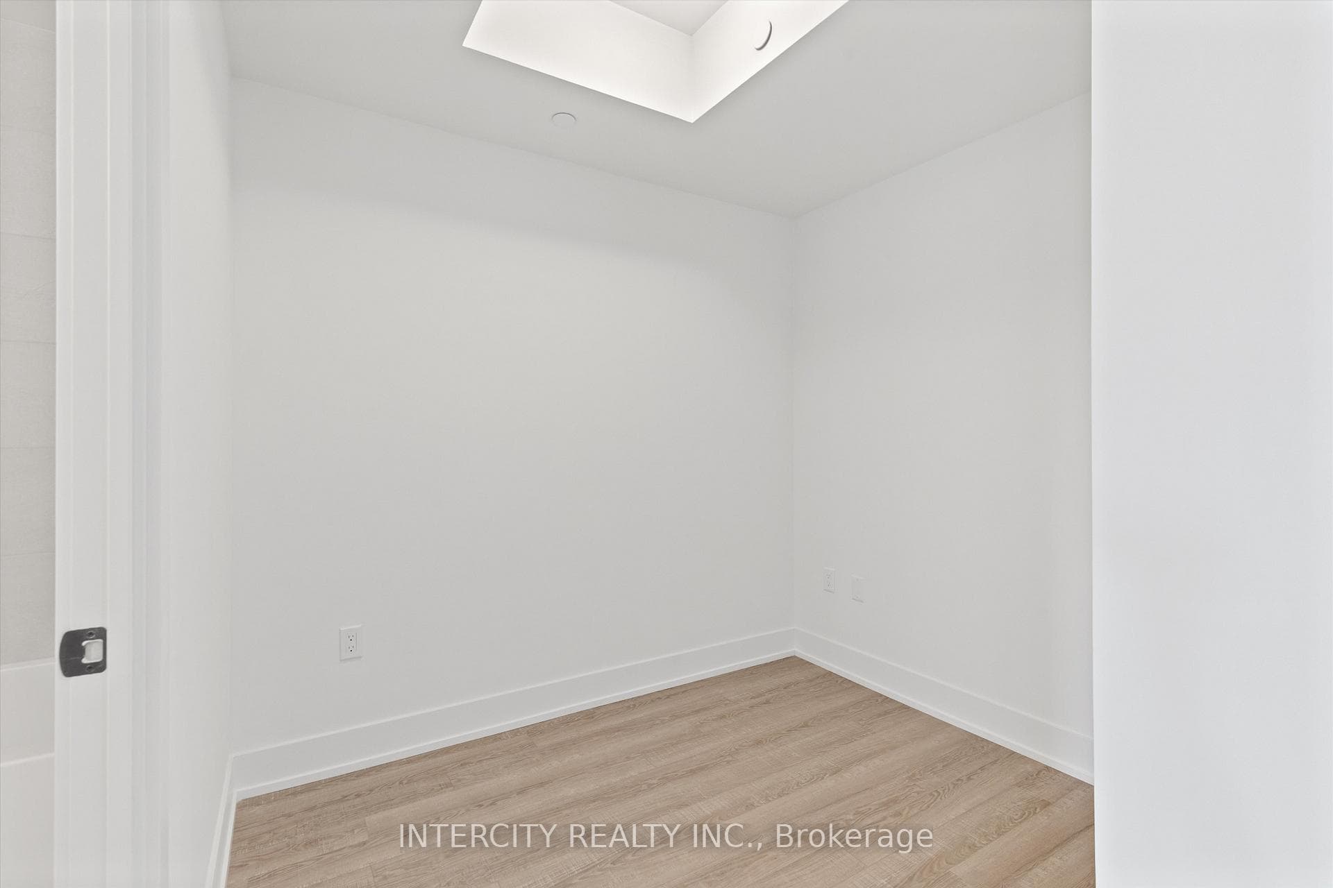 2075 King Road Unit 228 photo 7
