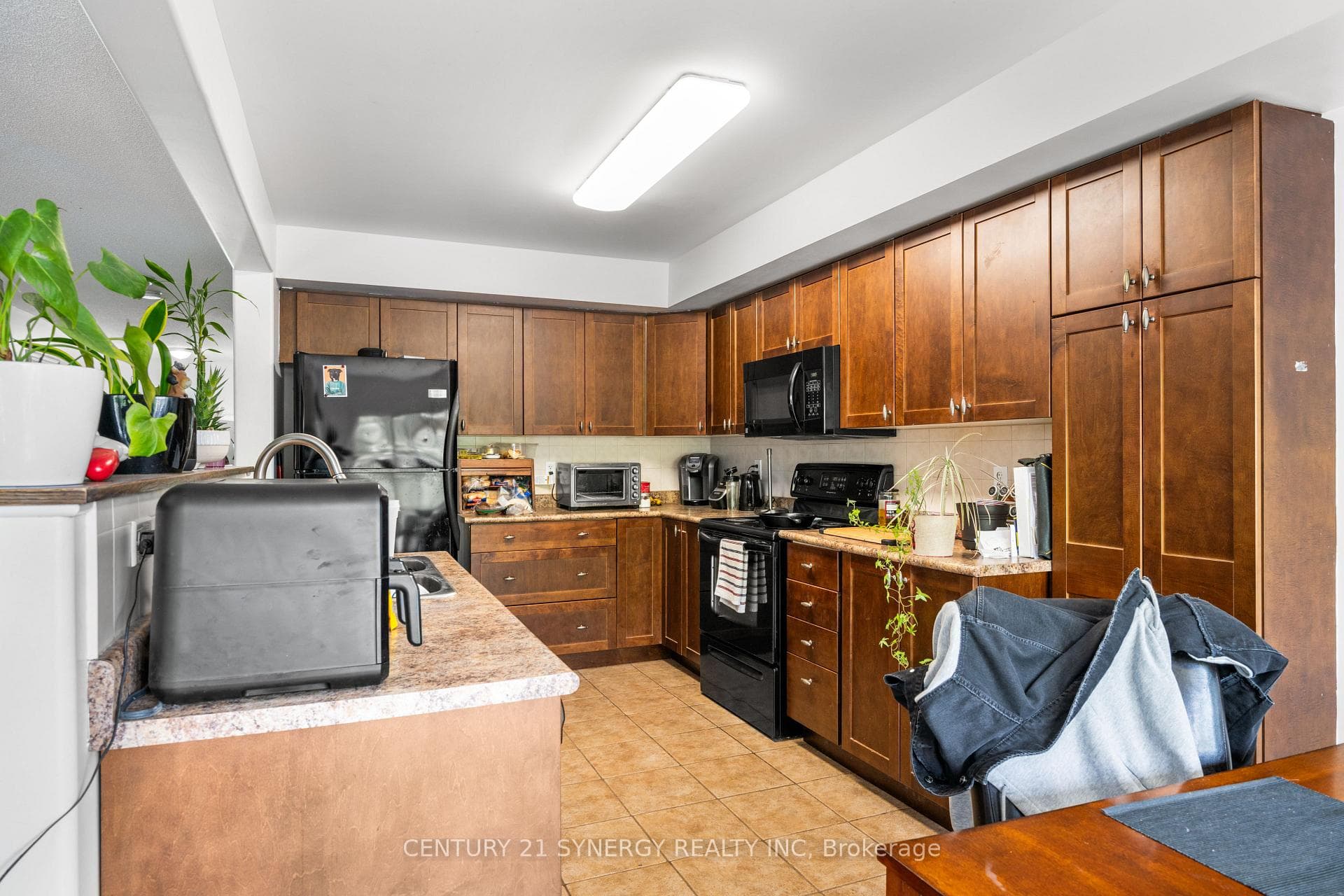148 Talltree Crescent photo 7