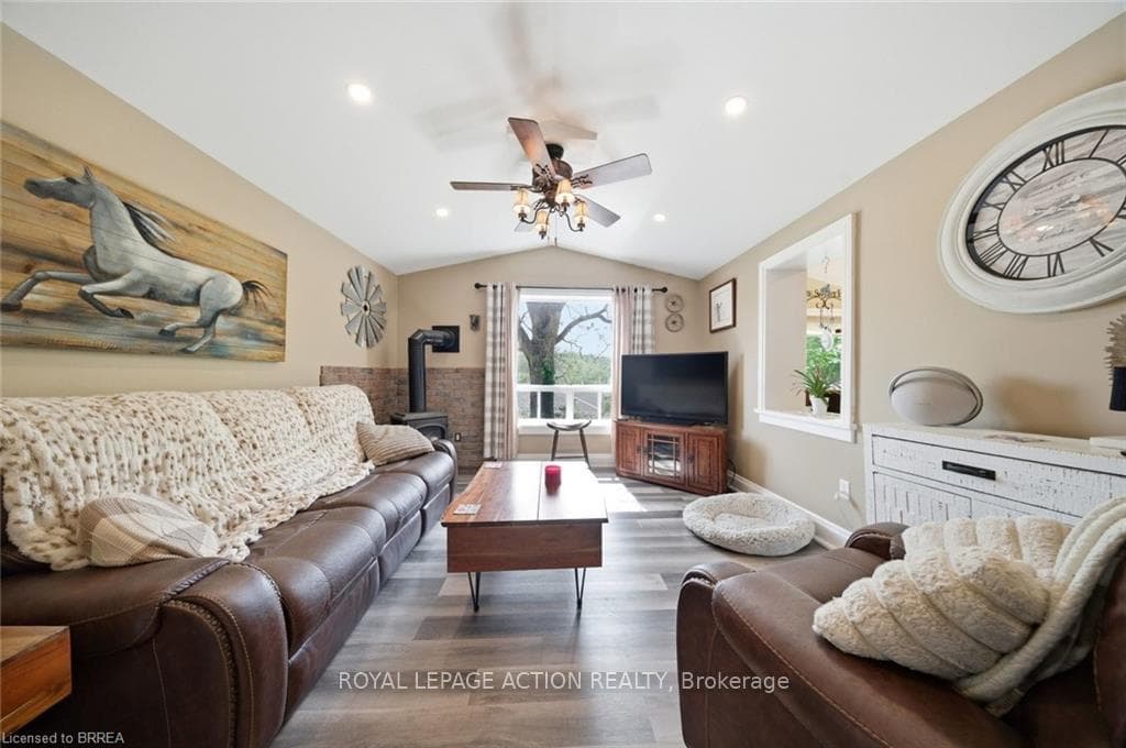 9 Keeton Lane photo 10