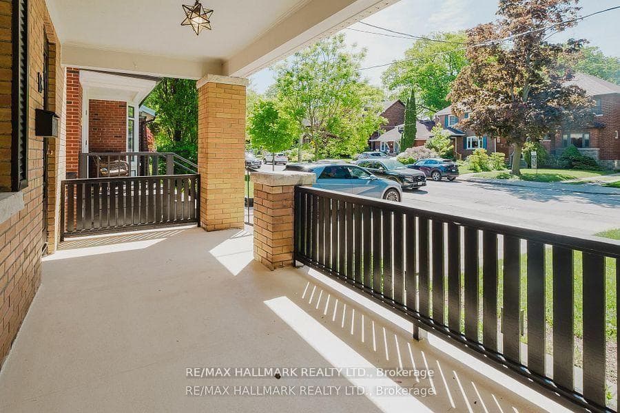 18 Glen Stewart Avenue photo 22