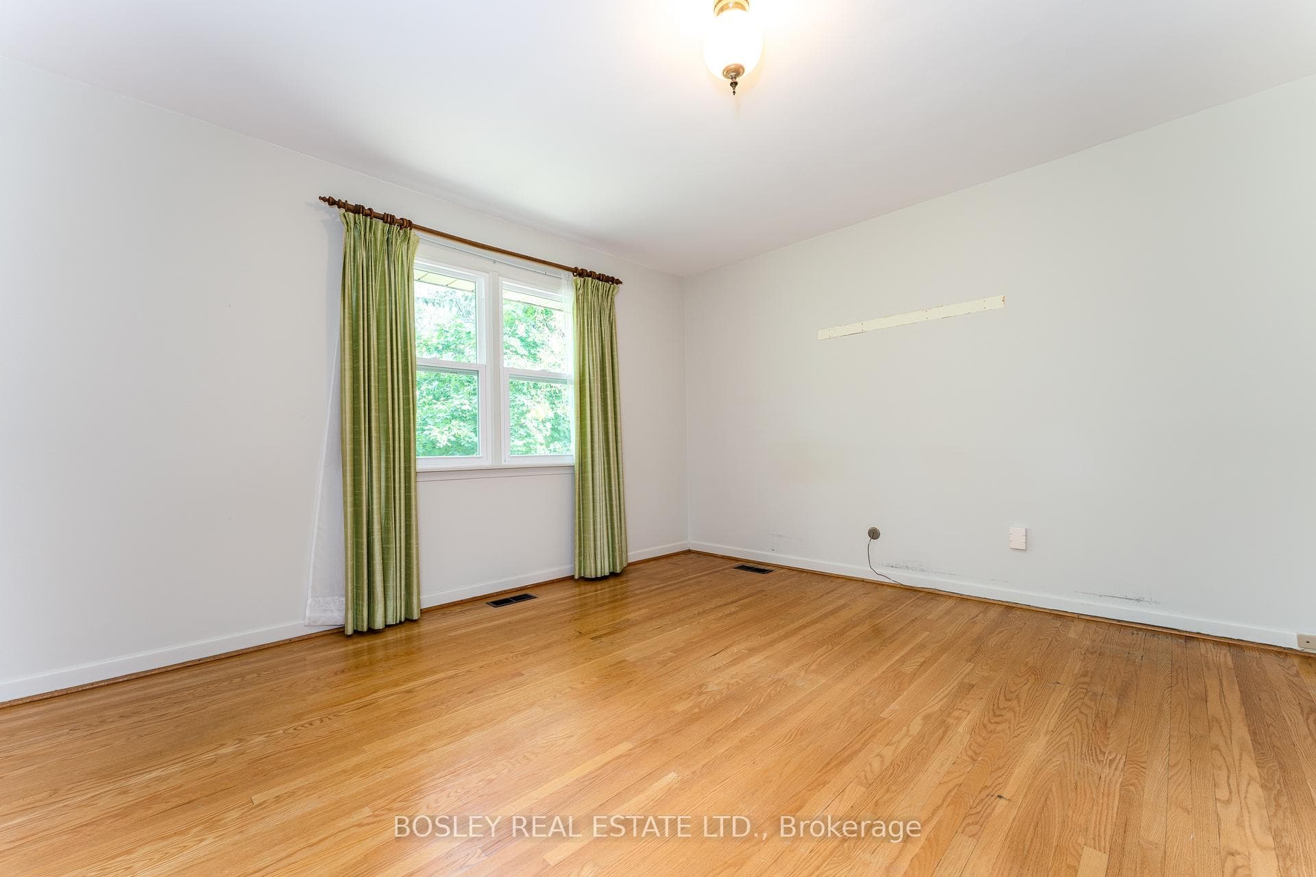 186 Cassandra Boulevard photo 14