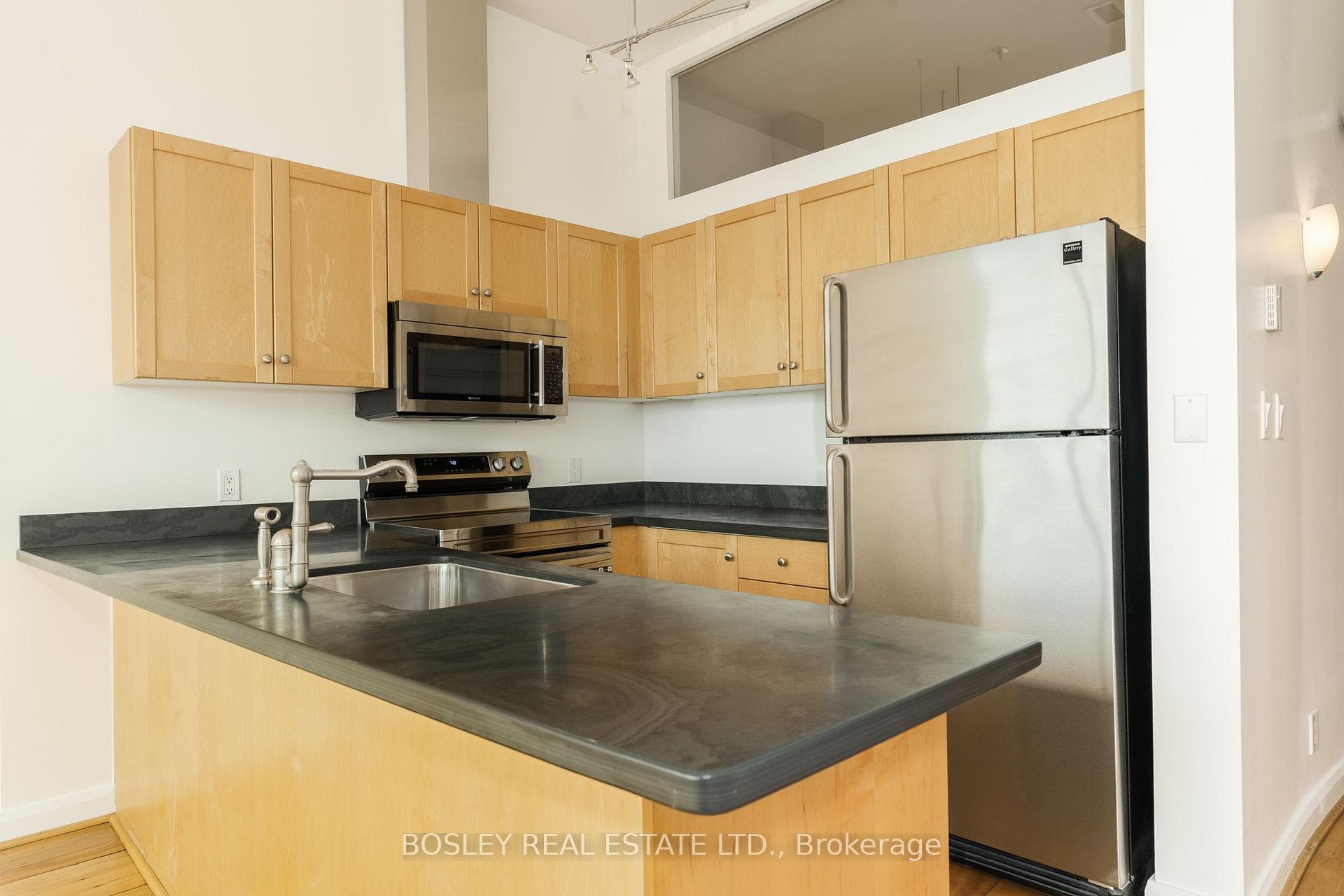 700 King Street Unit 1212 photo 12