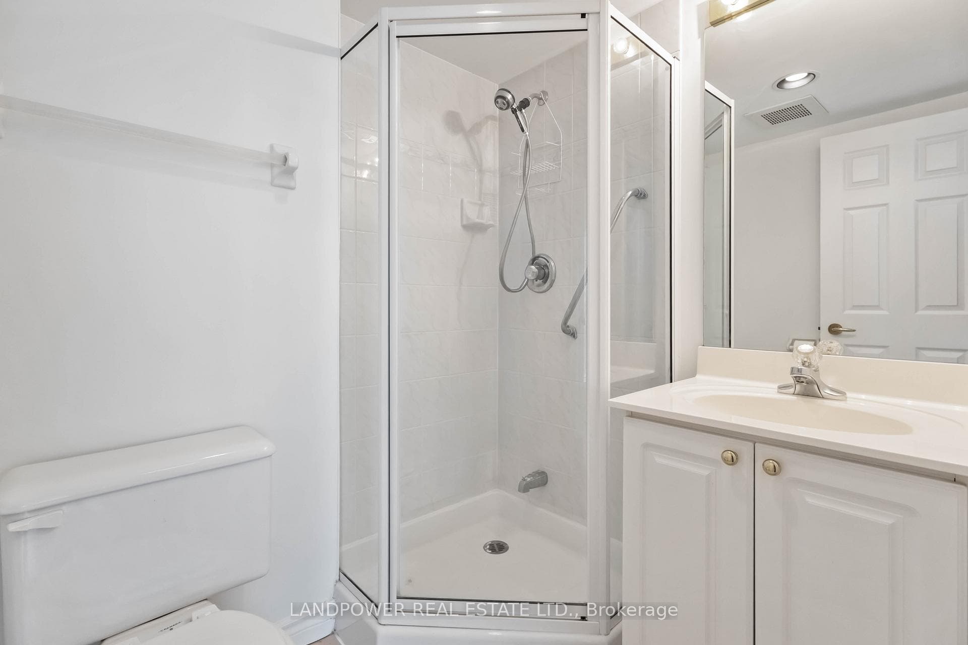 18 Concorde Place Unit 718 photo 12